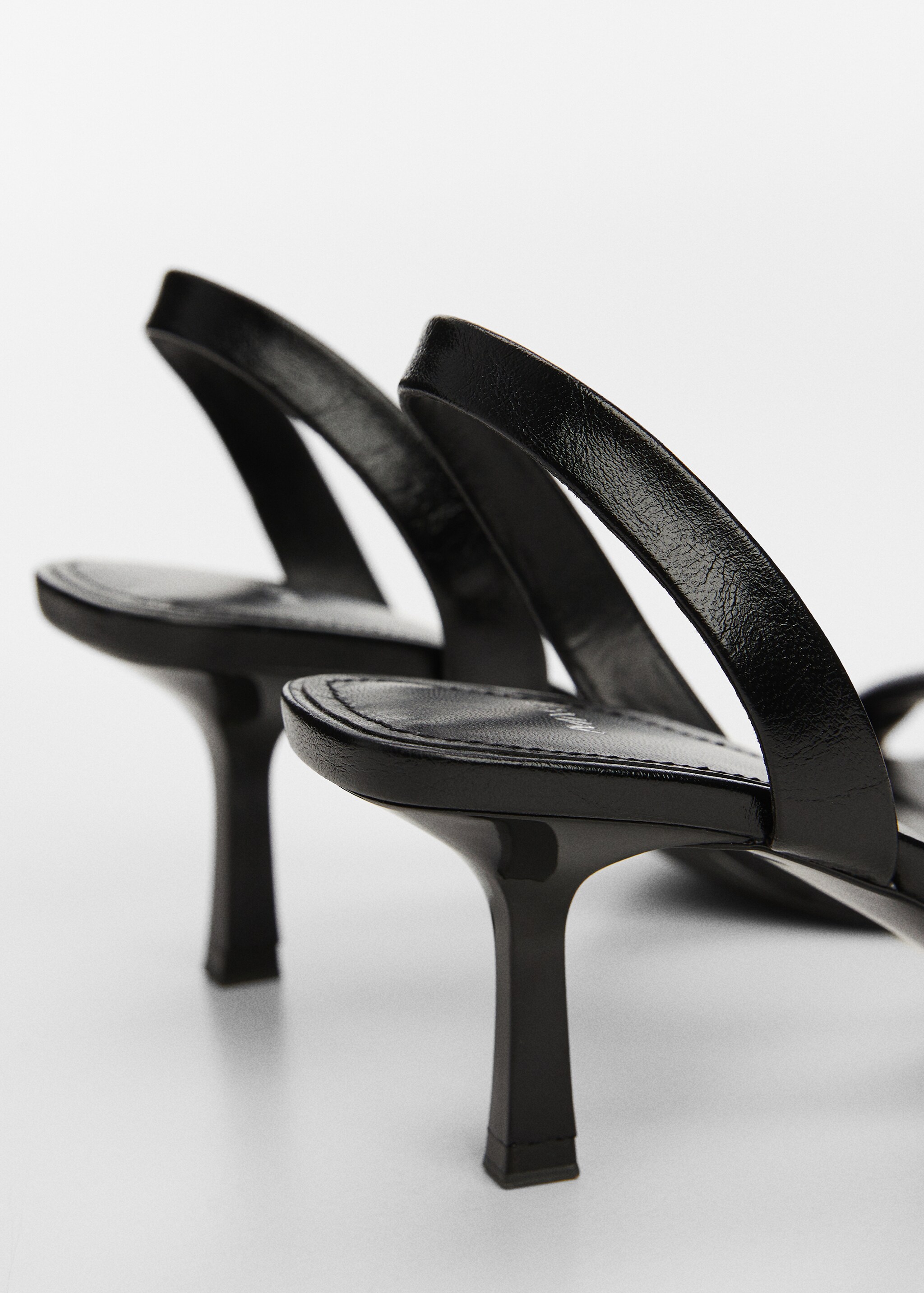 Heel non-structured sandals - Details of the article 1