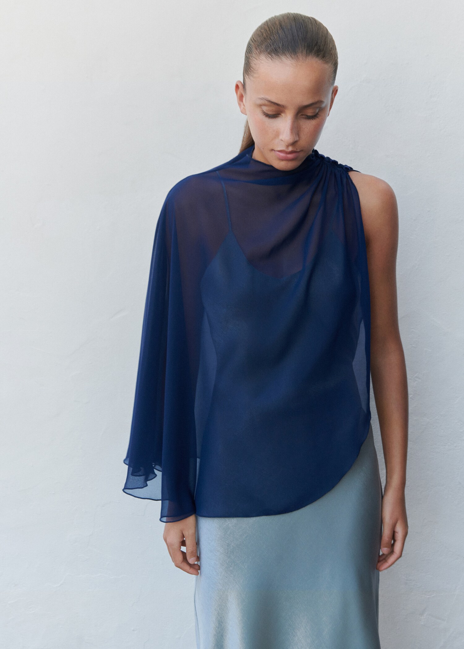 Flowing cape blouse - Details of the article 5