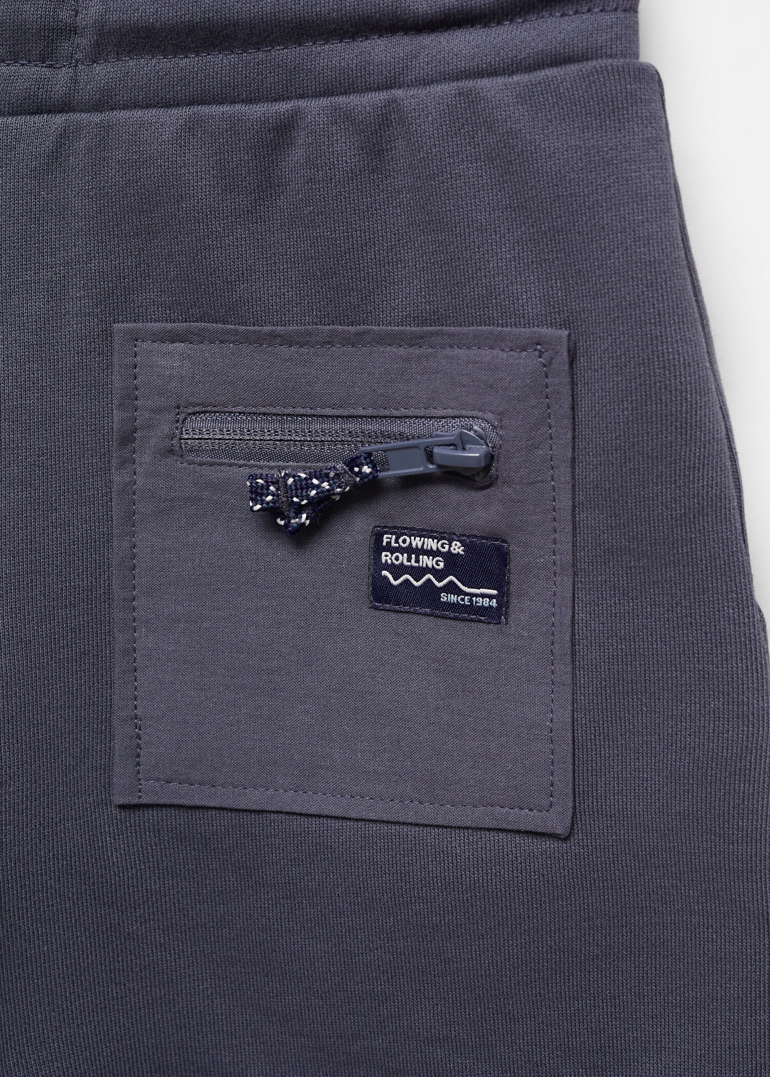 Elastic waist Bermuda shorts - Details of the article 1