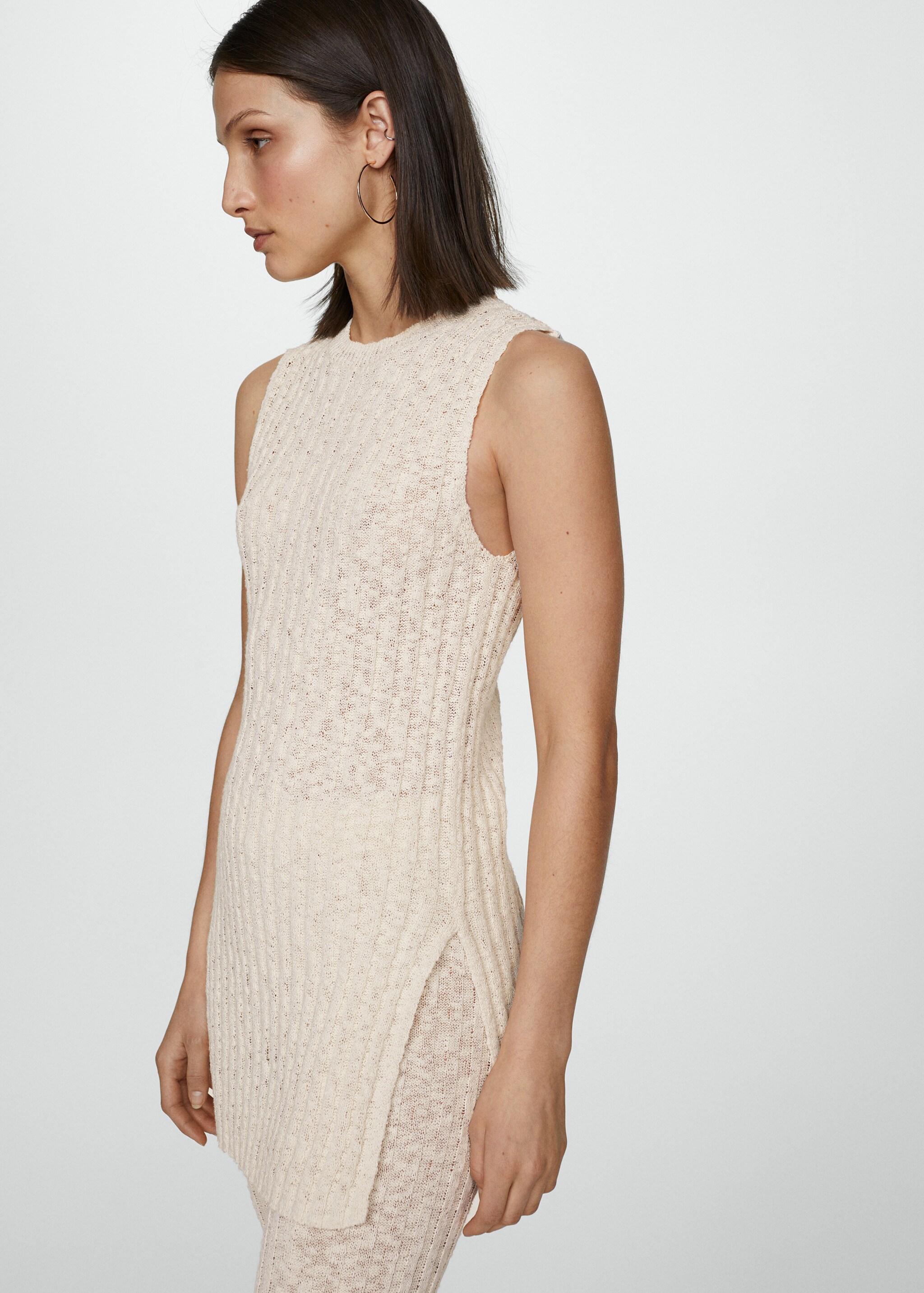 Ribbed knitted top with slits - Details of the article 6