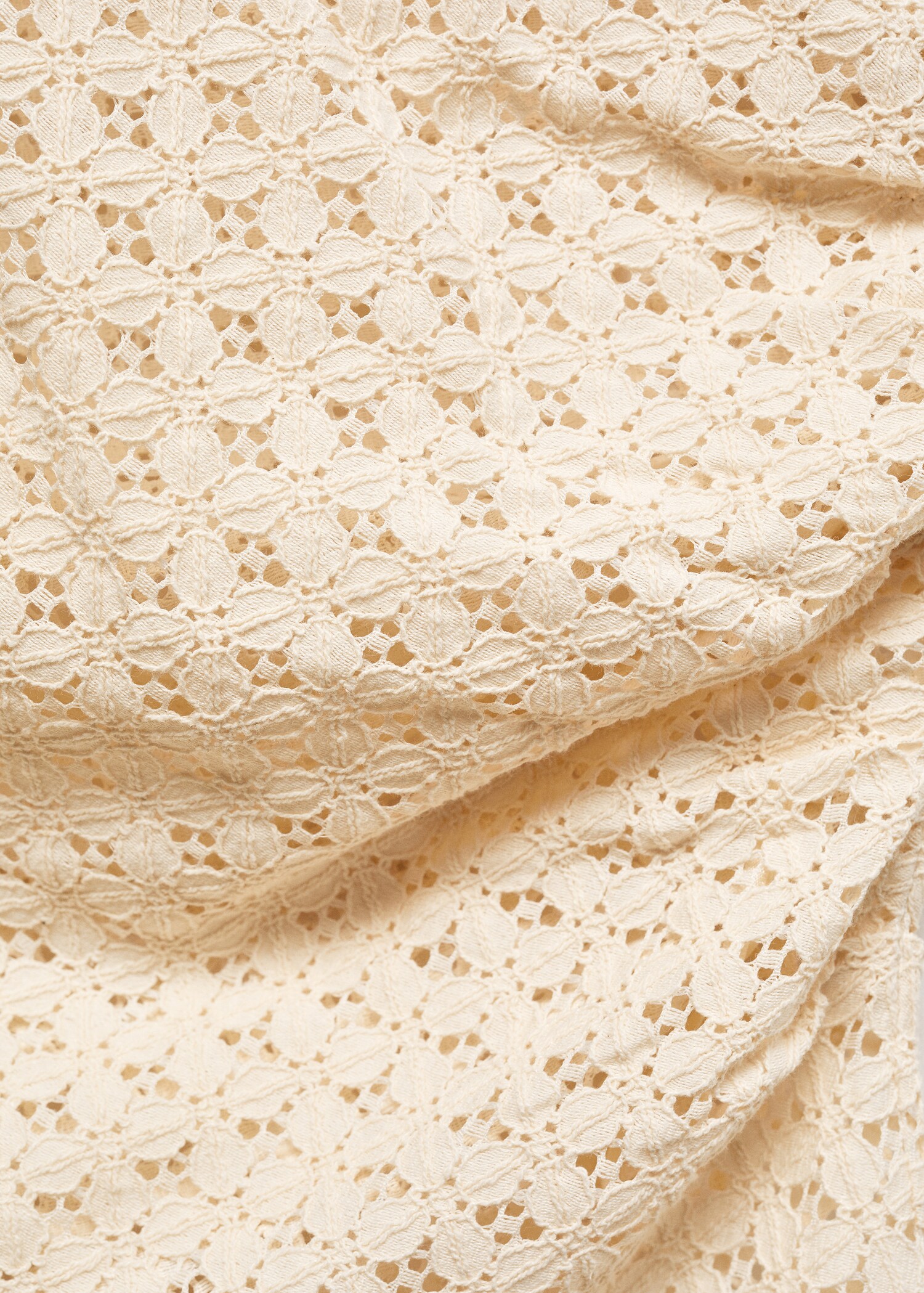 Asymmetrical openwork top - Details of the article 8