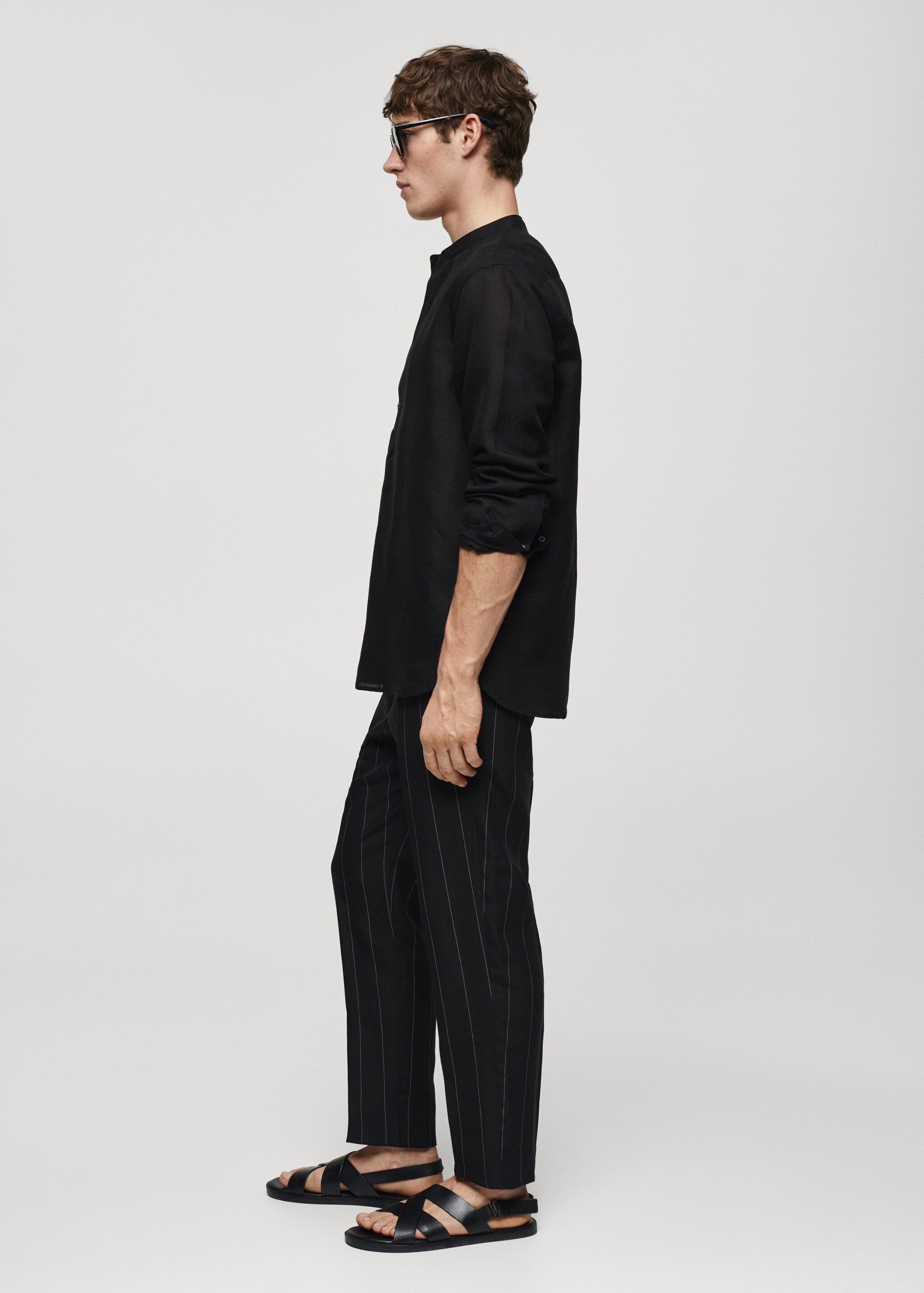 Slim-fit linen trousers with pinstripes - Details of the article 2