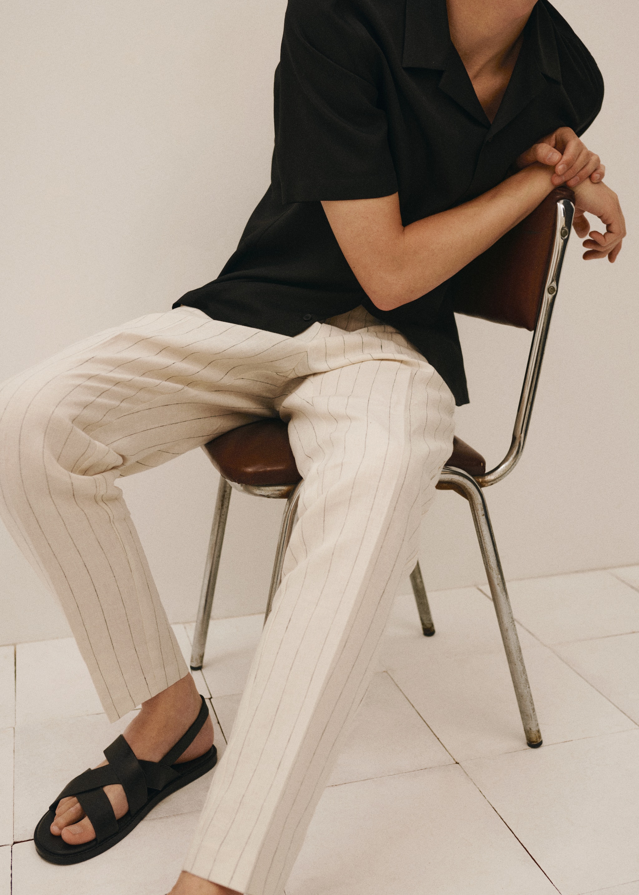 Slim fit pinstriped trousers - Details of the article 3
