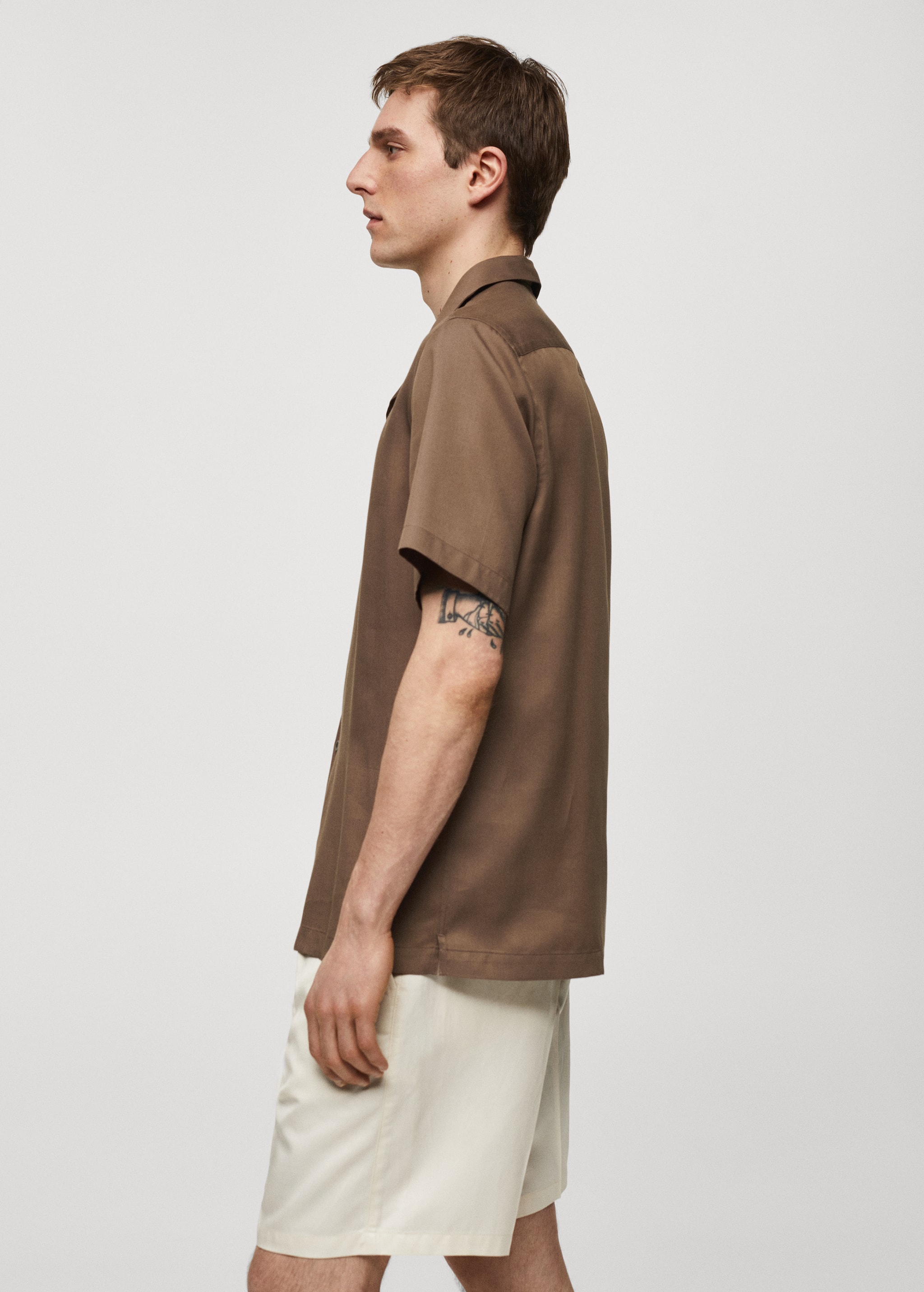 Regular-fit shirt with bowling neck - Details of the article 2