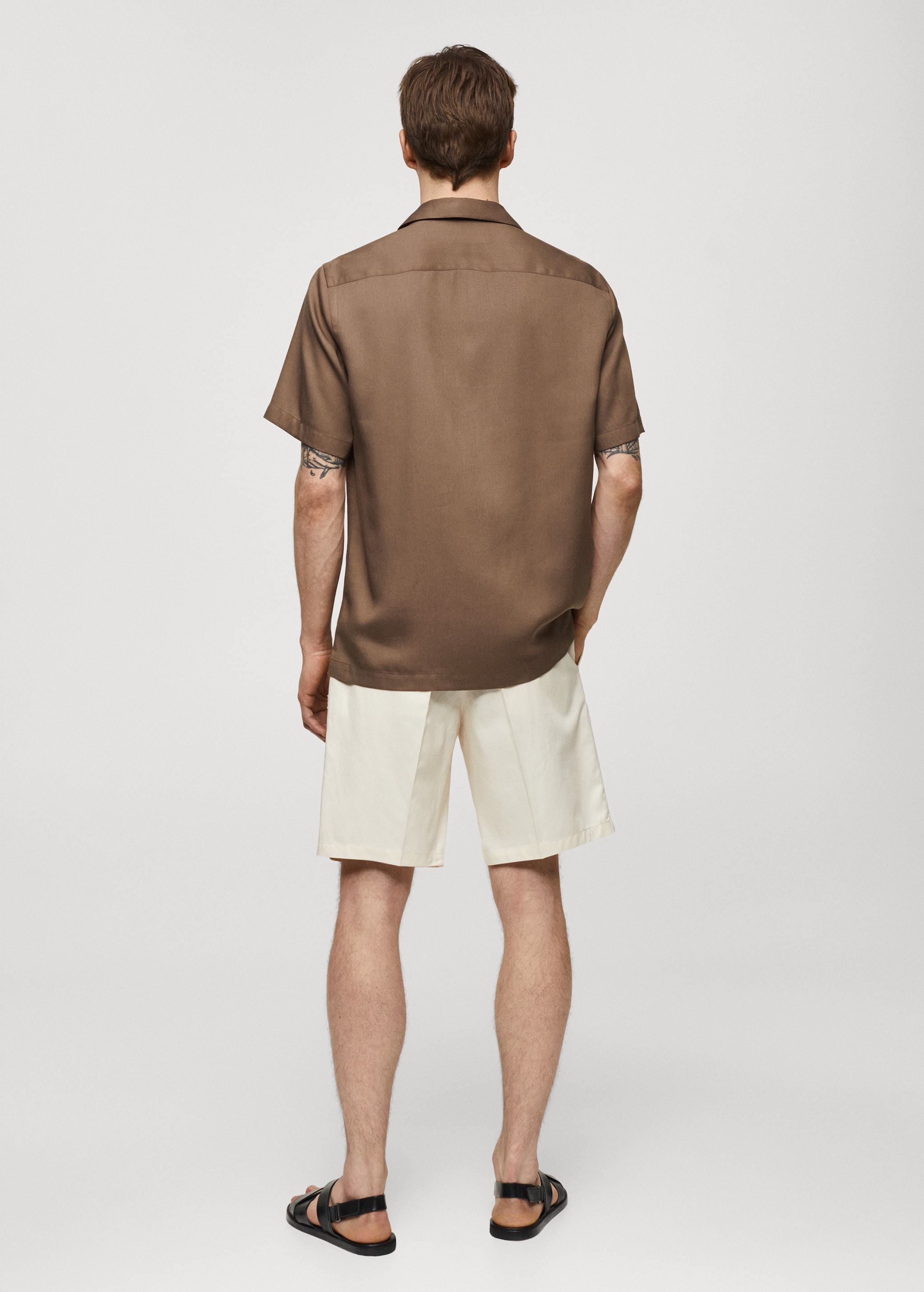 Regular-fit shirt with bowling neck - Reverse of the article