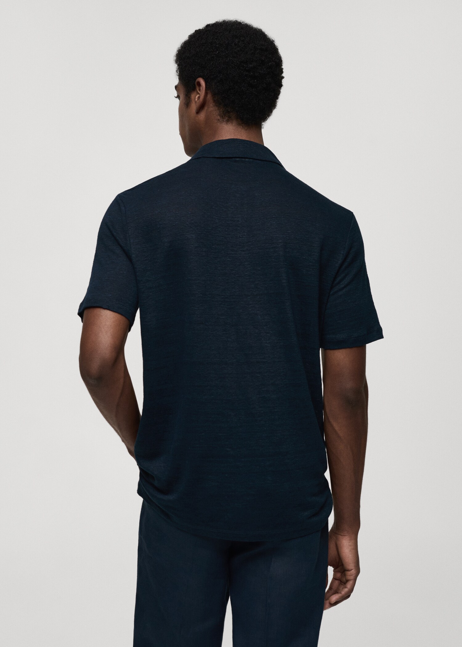 Polo slim fit de 100% linho - Verso do artigo