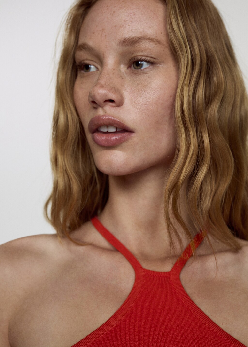 Halter-neck knitted top