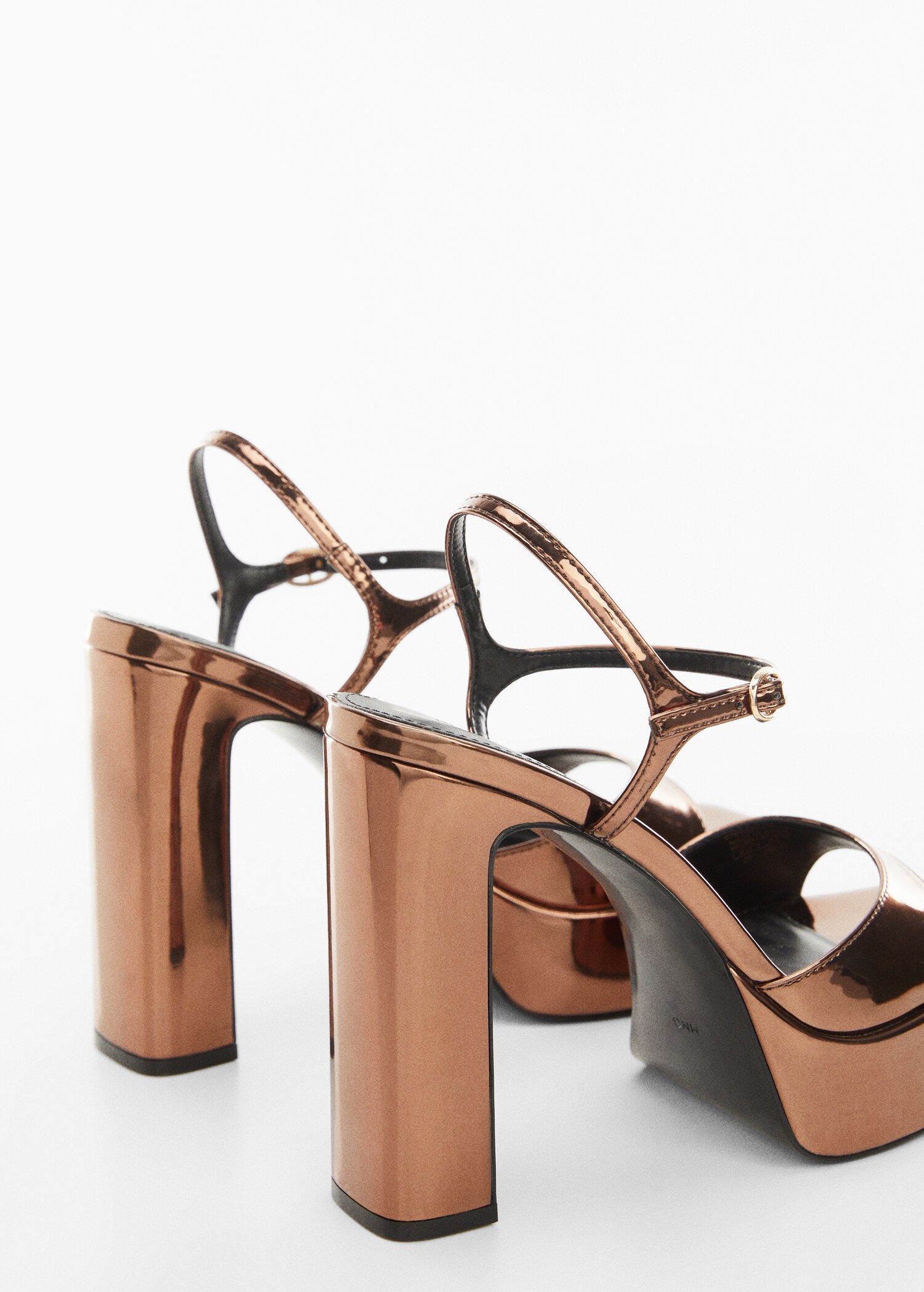 Metallic platform sandal - Детальніше про товар 1