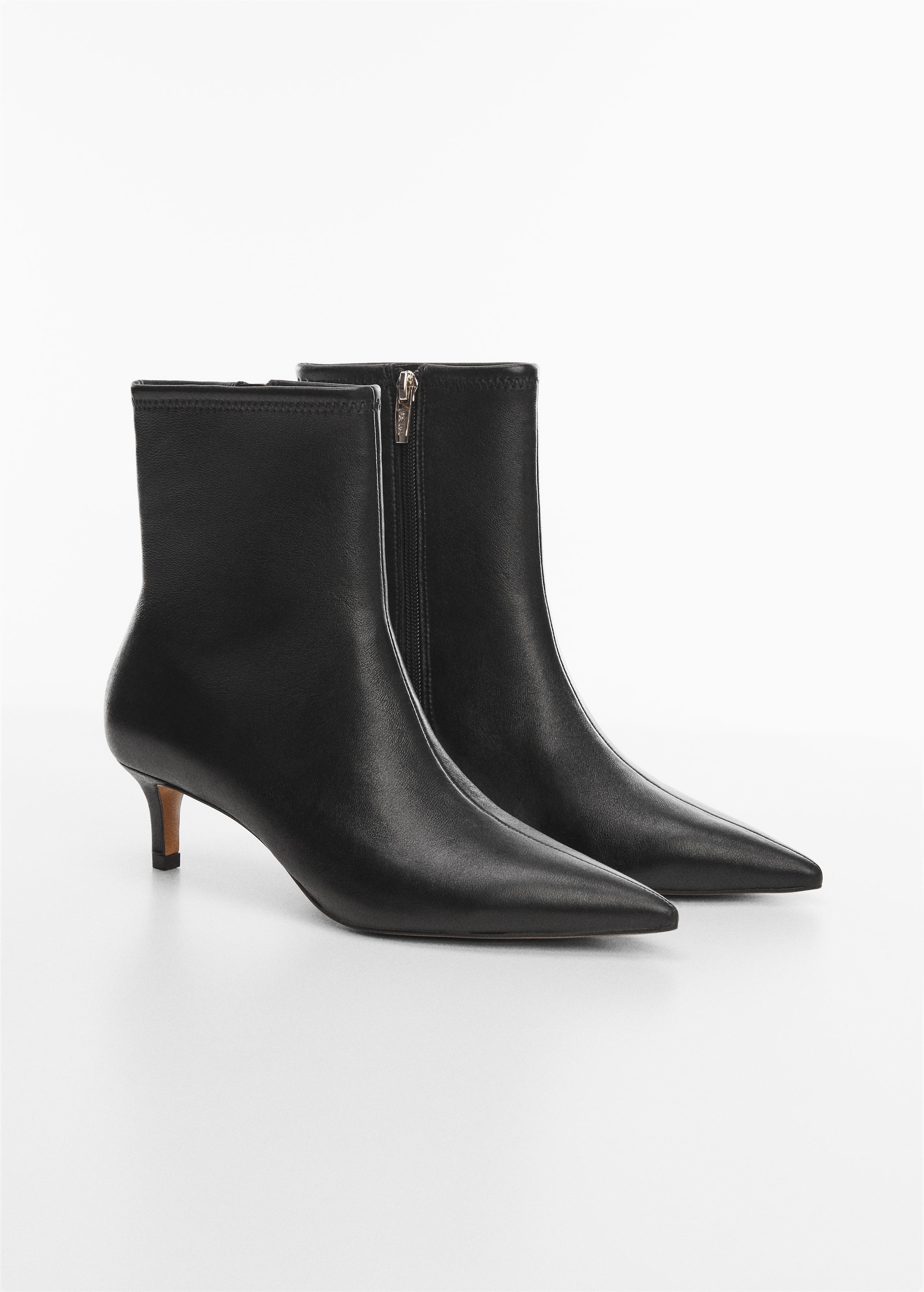 Leather boots with kitten heels  - Medium plane