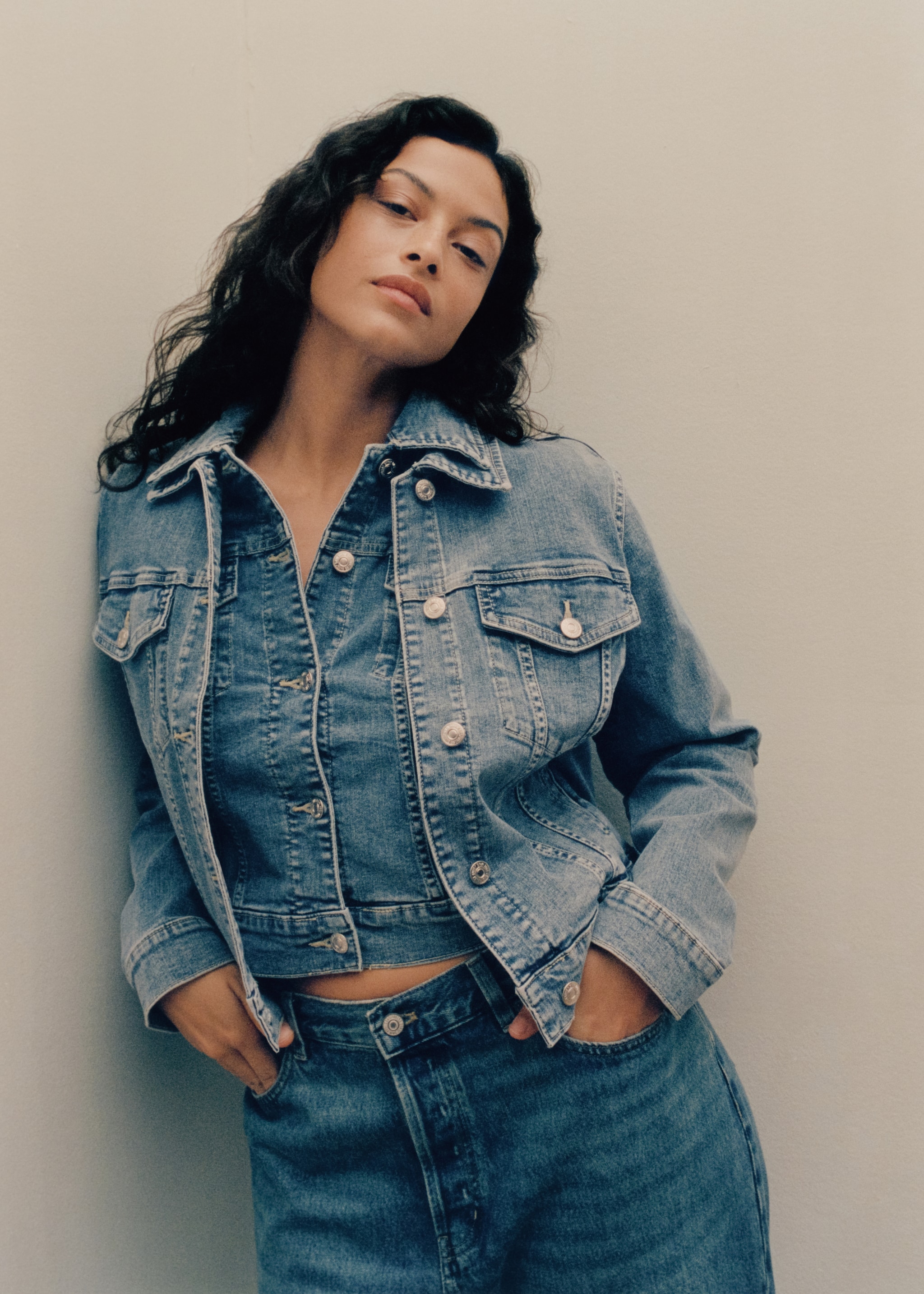 Pocketed denim jacket - Детальніше про товар 7