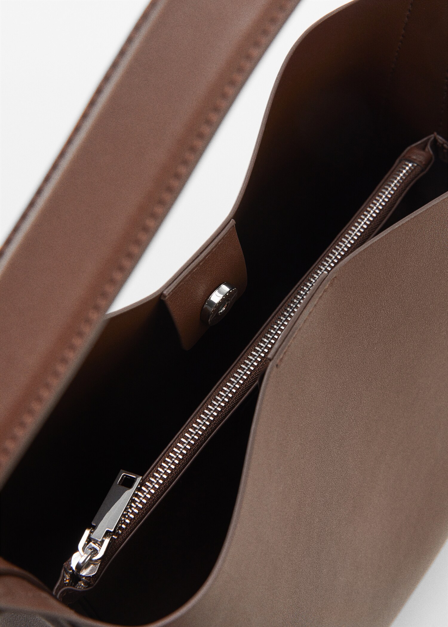 Shopper Bag mit Schnallendetail - Detail des Artikels 1