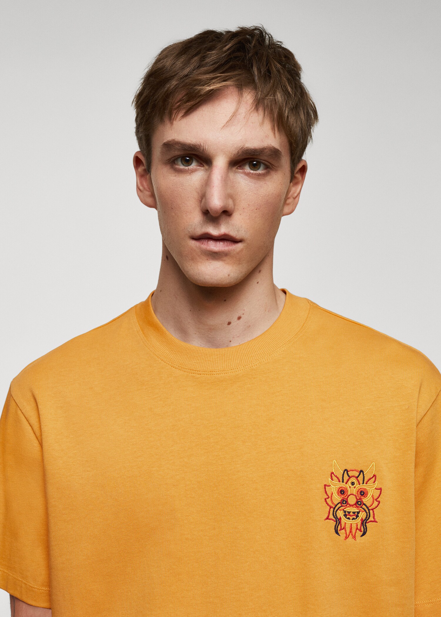Camiseta 100% algodón estampado pecho - Detalle del artículo 1