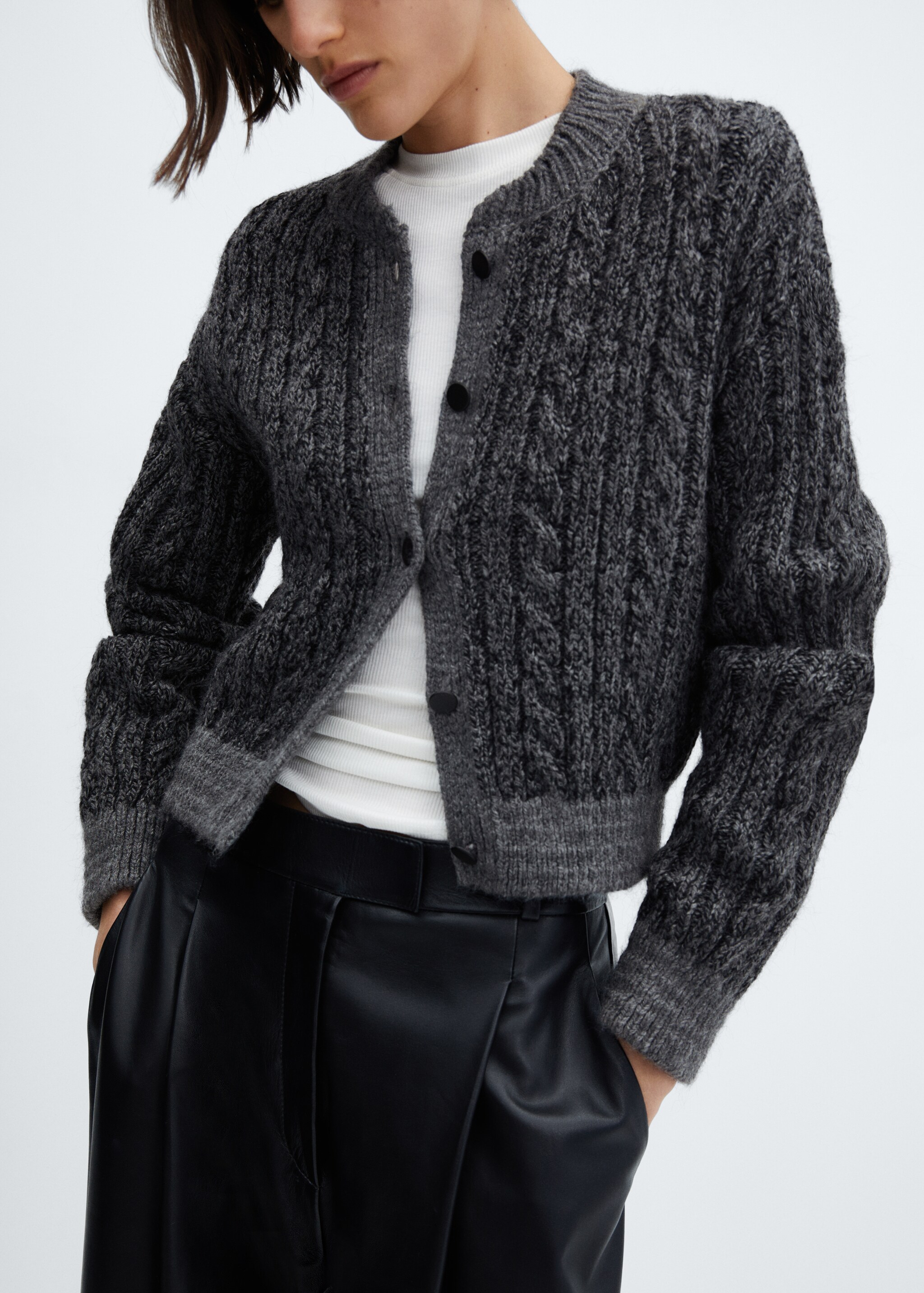 Button knit cardigan - Details of the article 6