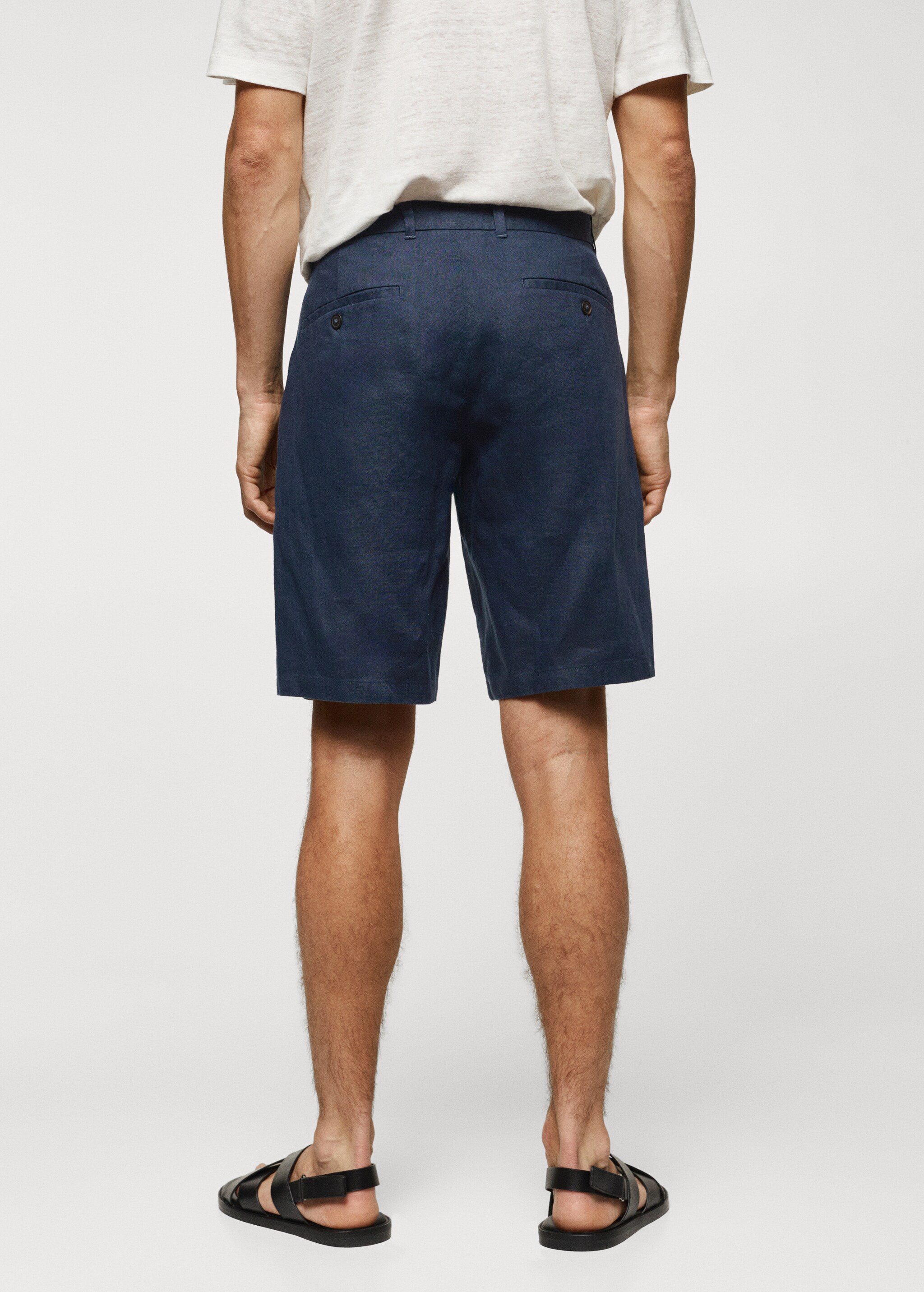 100% linen shorts - Reverse of the article