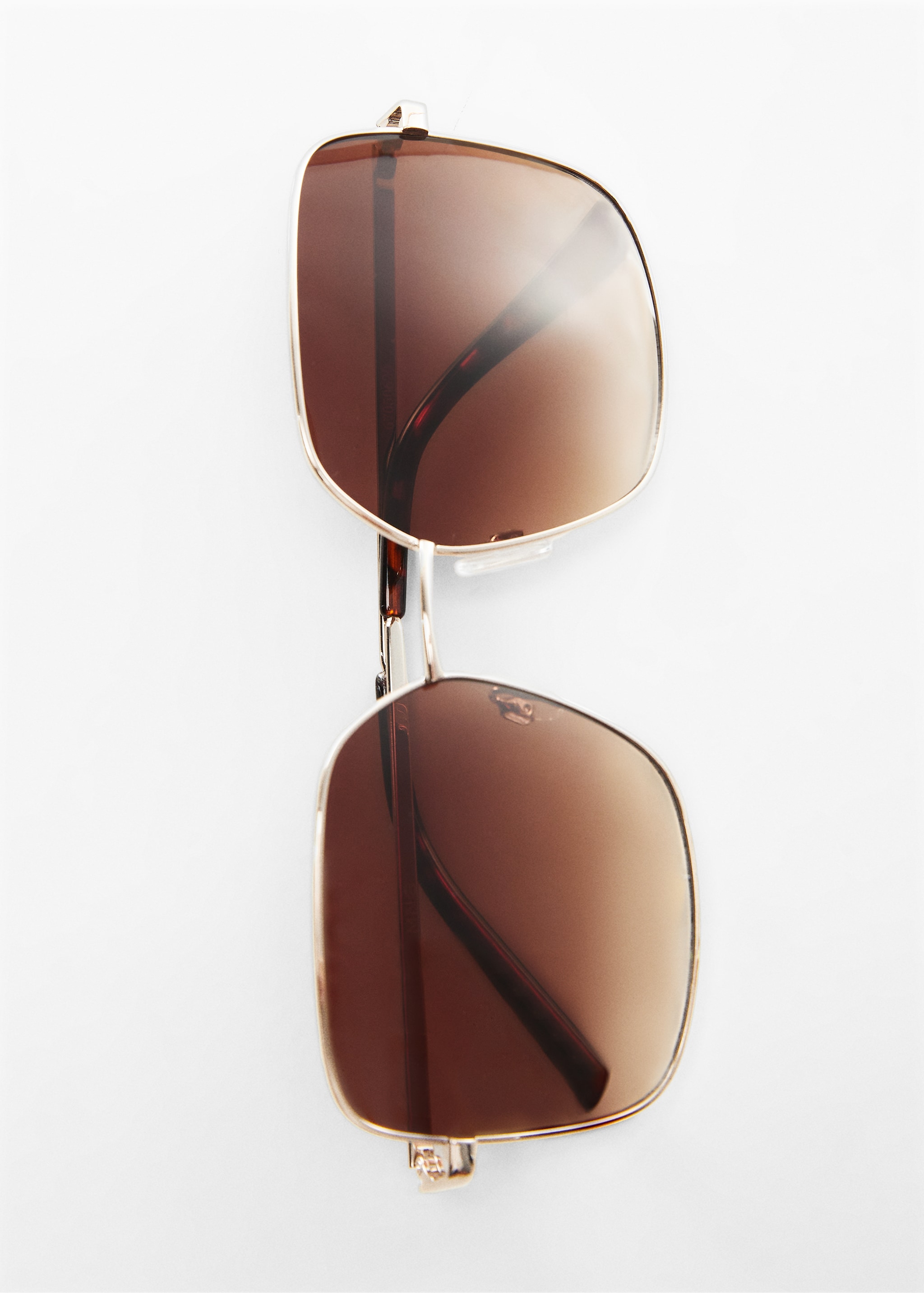 Солнцезащитные очки в квадратной металлической оправе - Деталь изделия 5