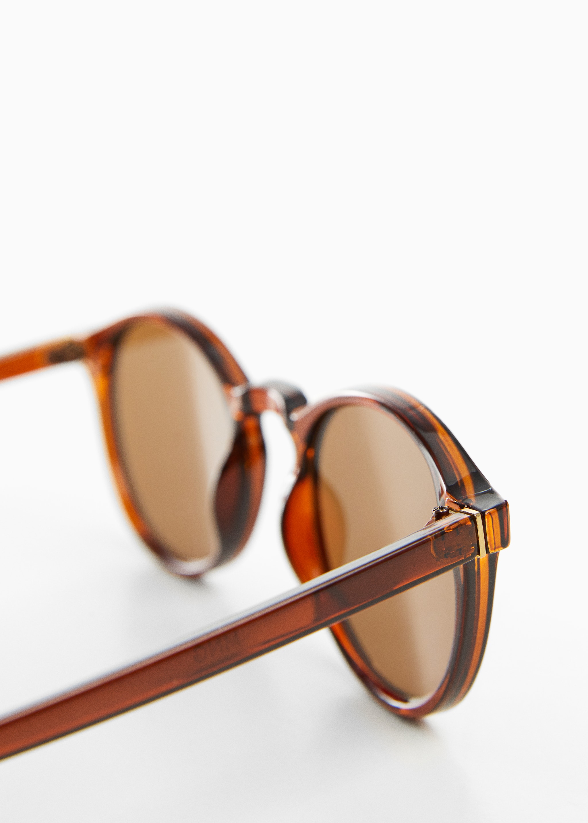 Rounded sunglasses - Details of the article 1