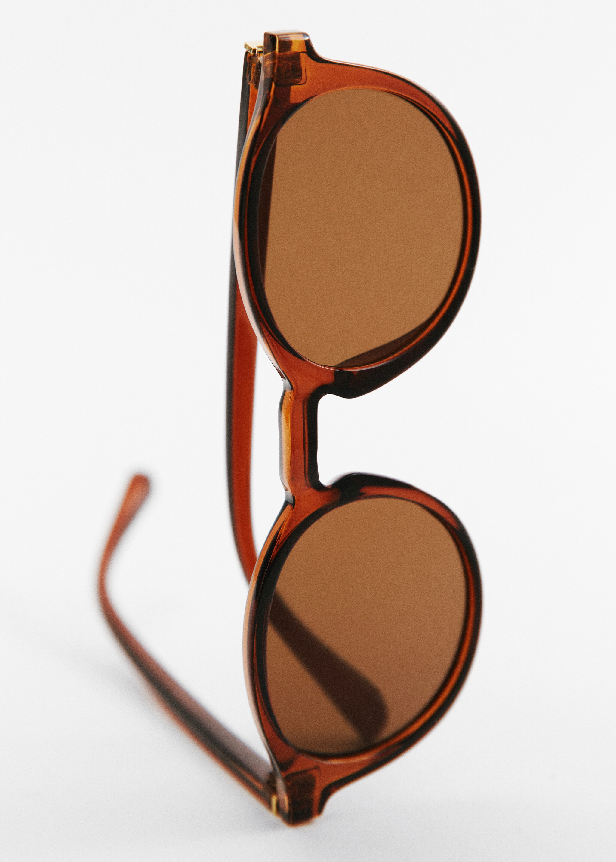 Rounded sunglasses - Details of the article 8