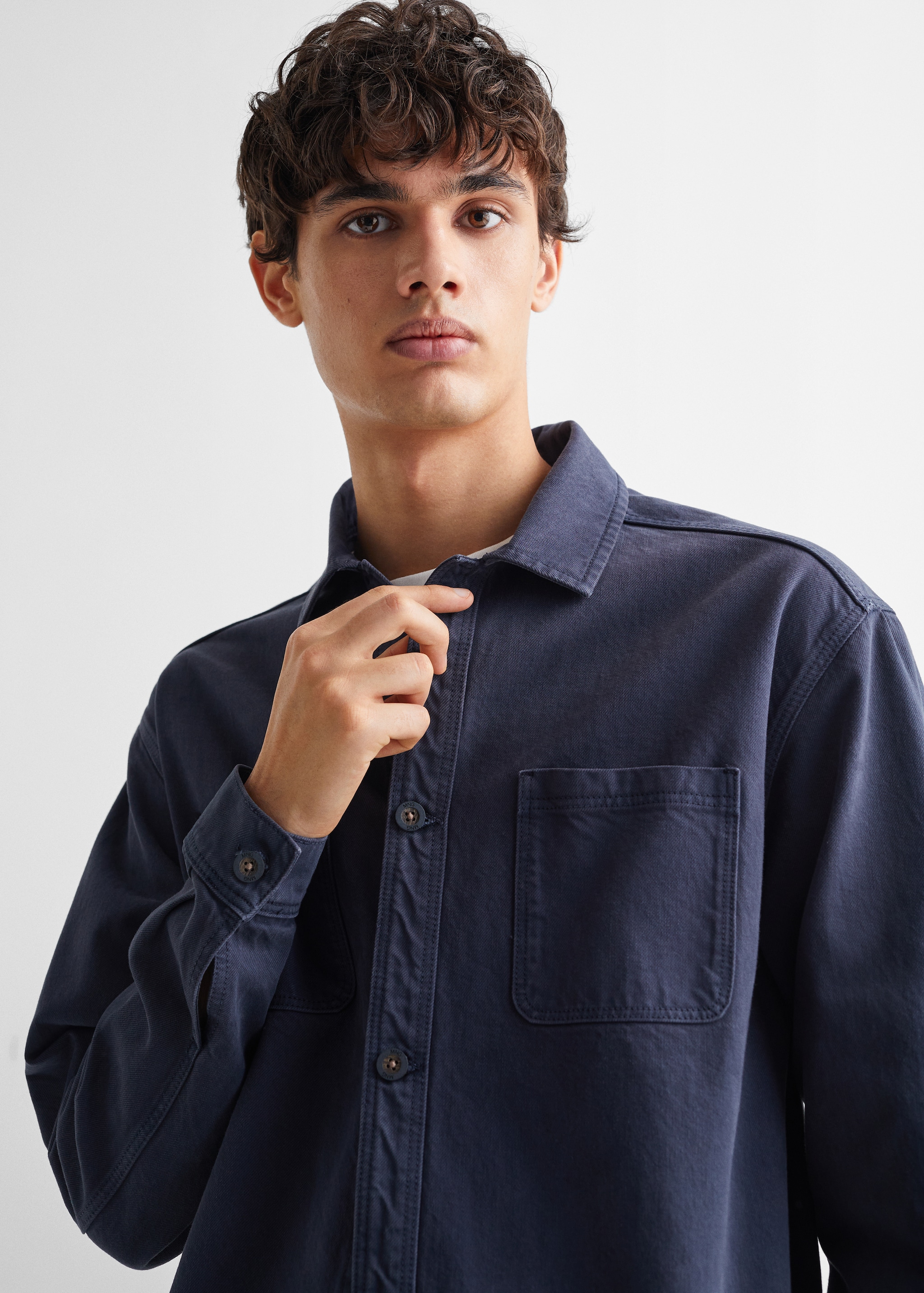 Cotton overshirt with buttons - Details of the article 1