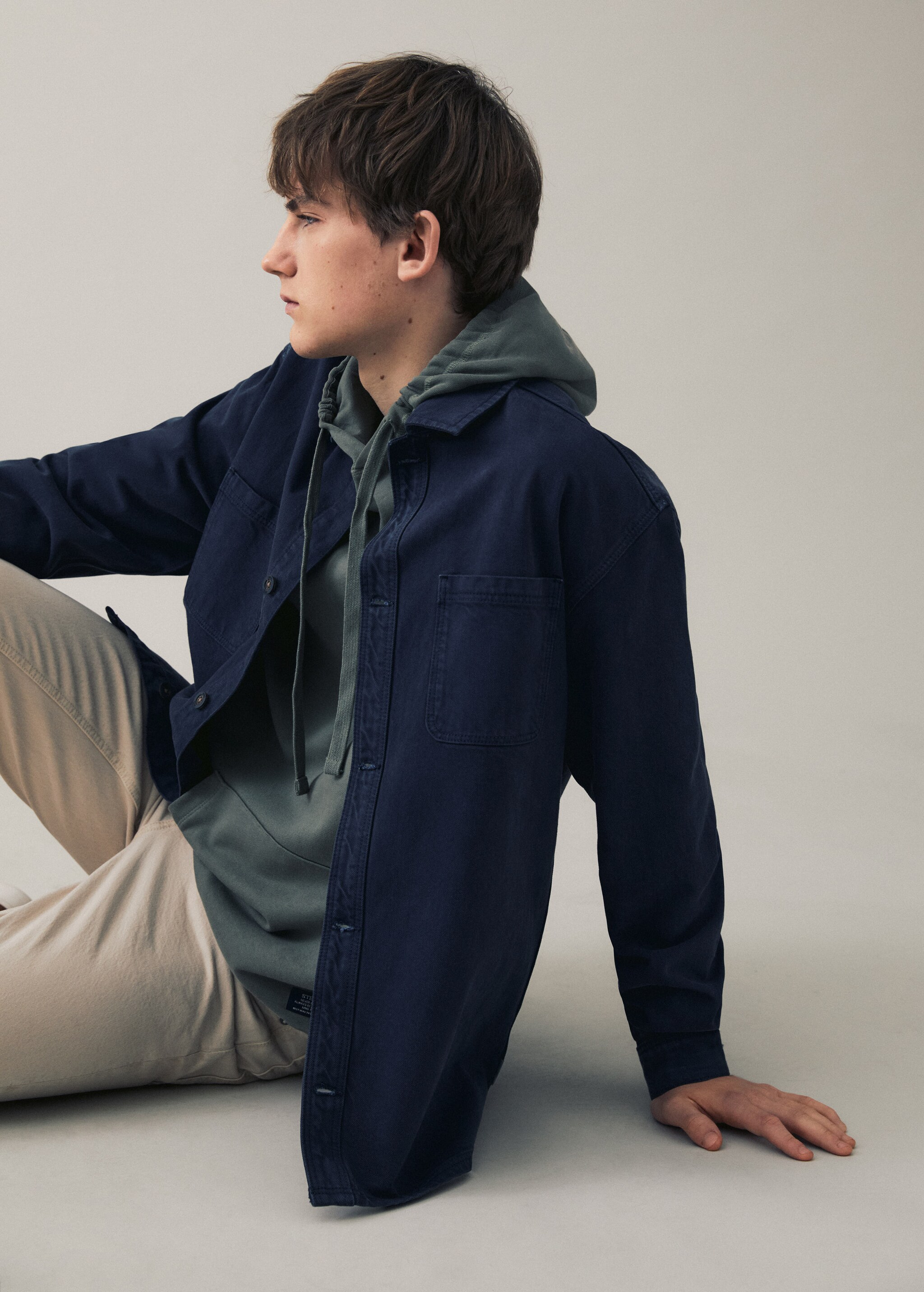 Cotton overshirt with buttons - Details of the article 5