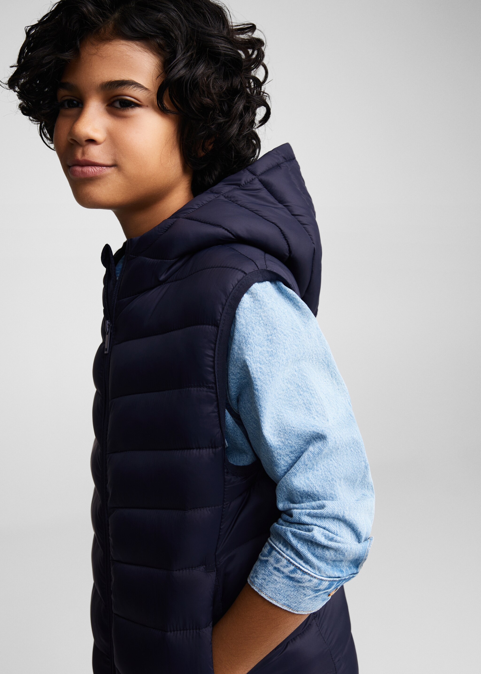 Quilted gilet with hood - Details of the article 1