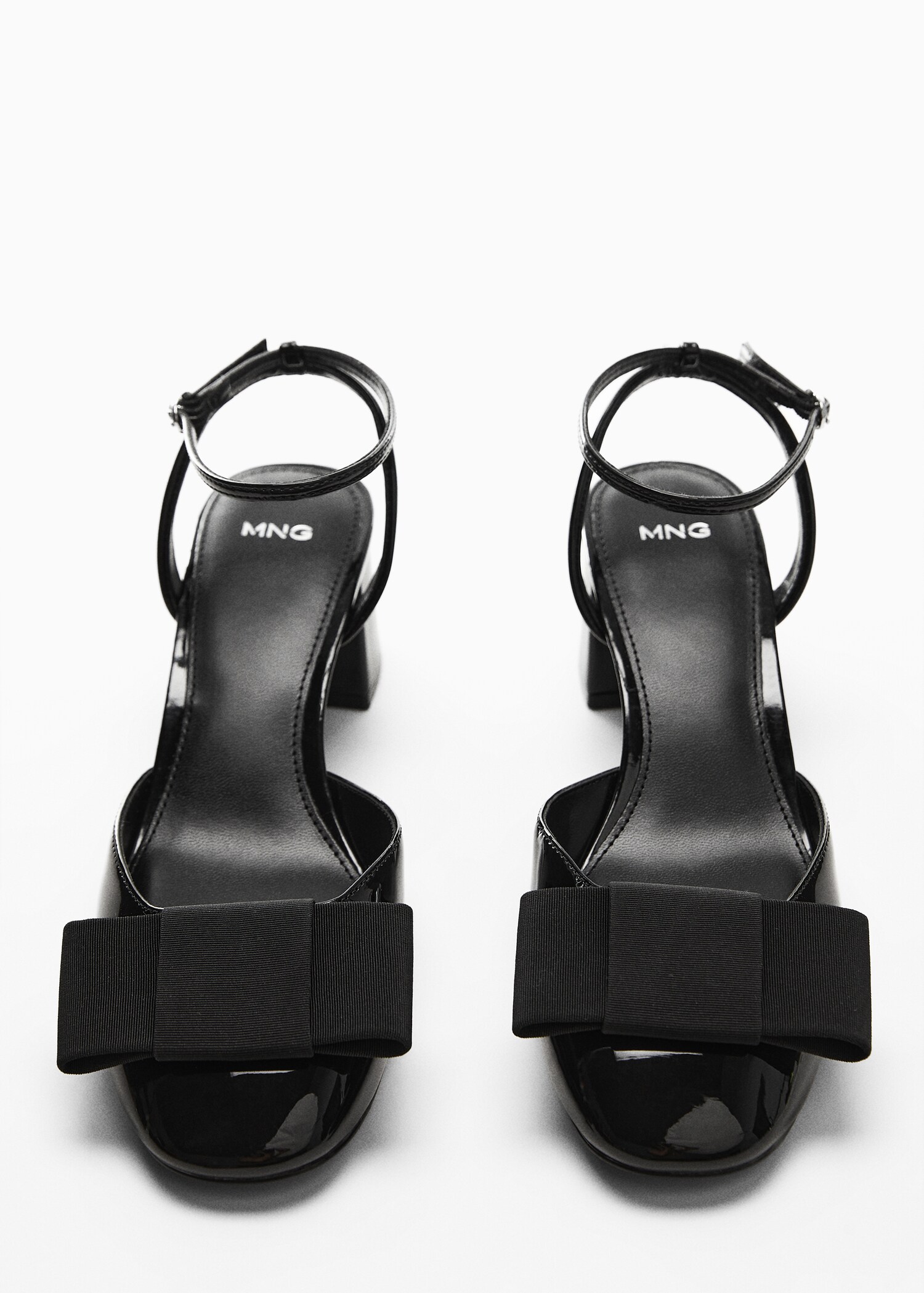 Patent leather bow shoe - Details of the article 5