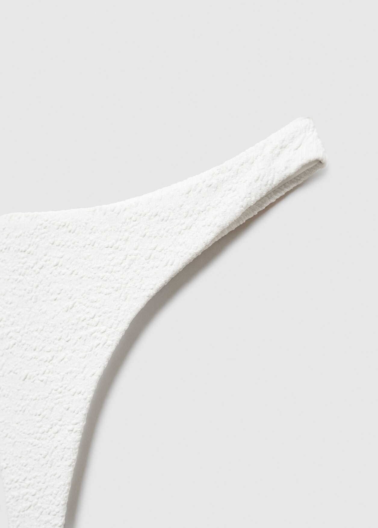 Бразильские фактурные трусики от бикини