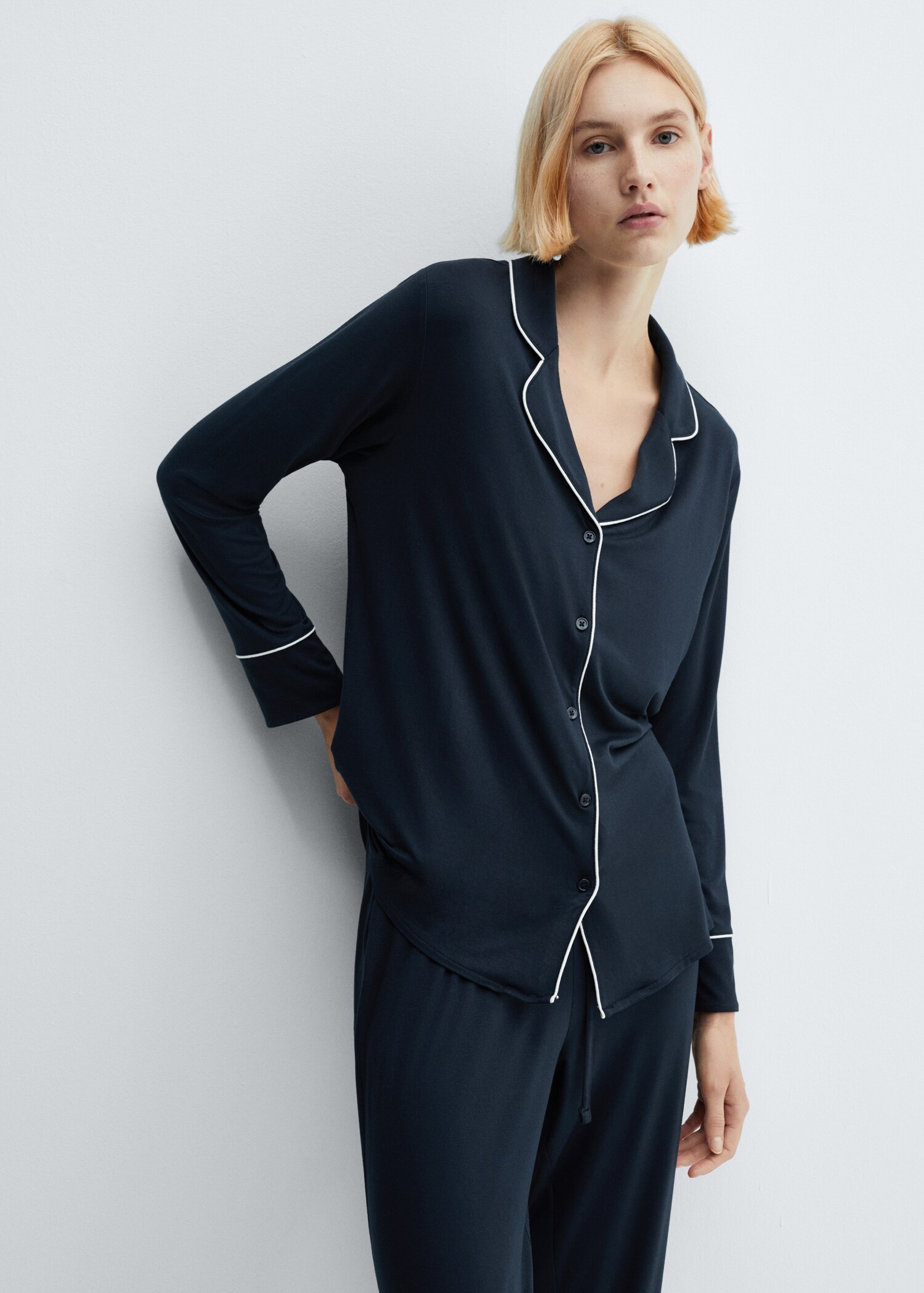 Camisa pijama ribete - Plano medio