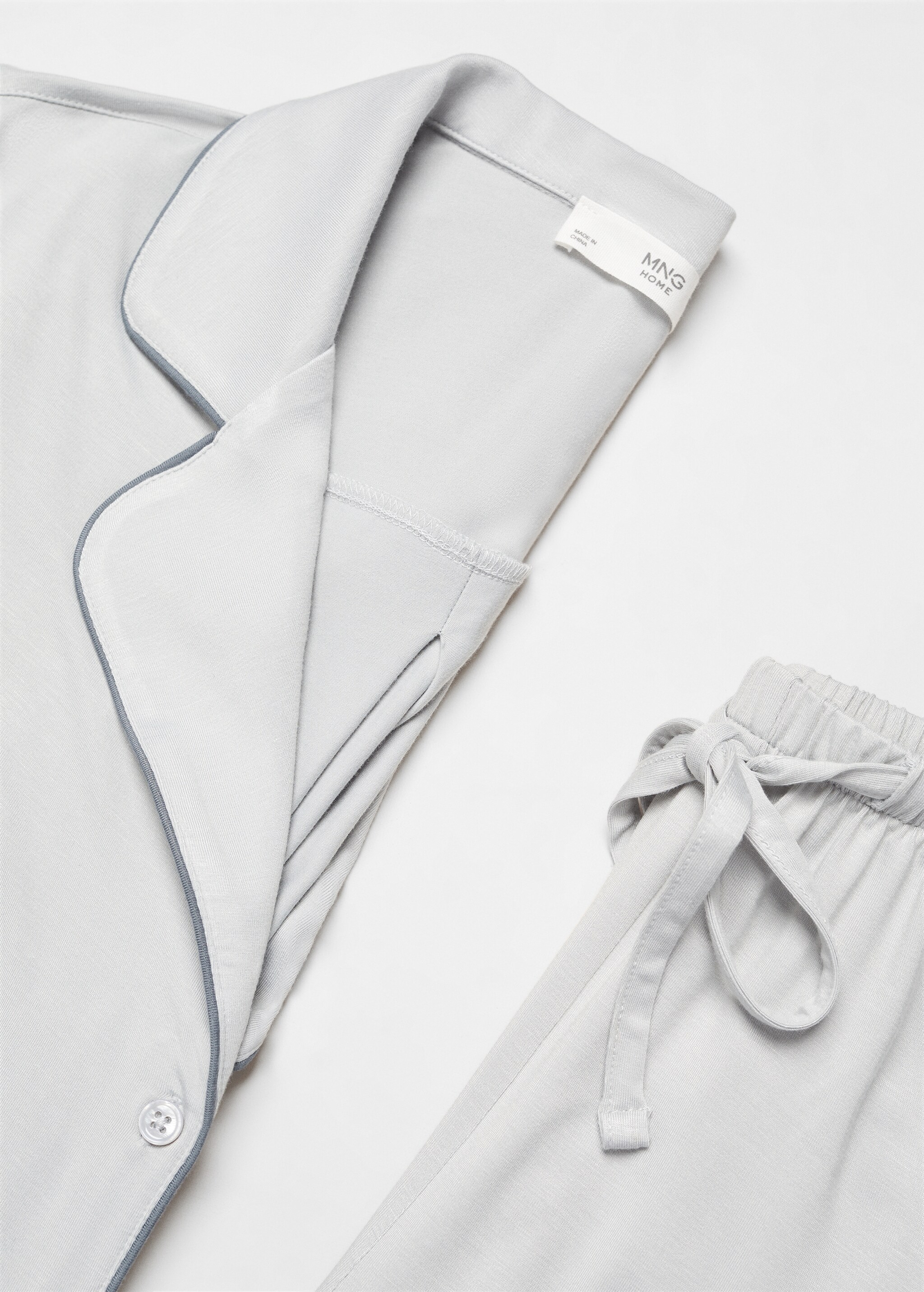 Pyjama shirt with trim - Details of the article 8