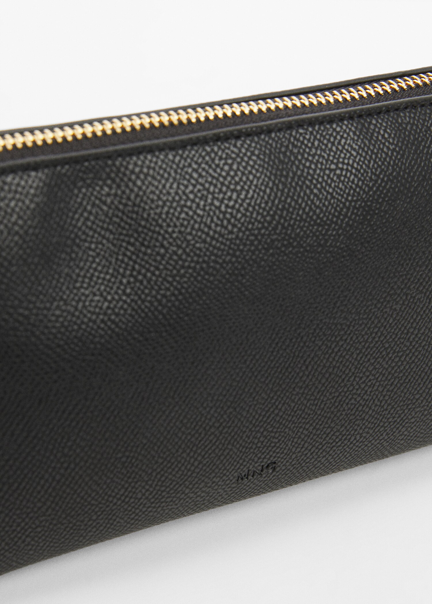 Saffiano-effect cosmetic bag - Детальніше про товар 1