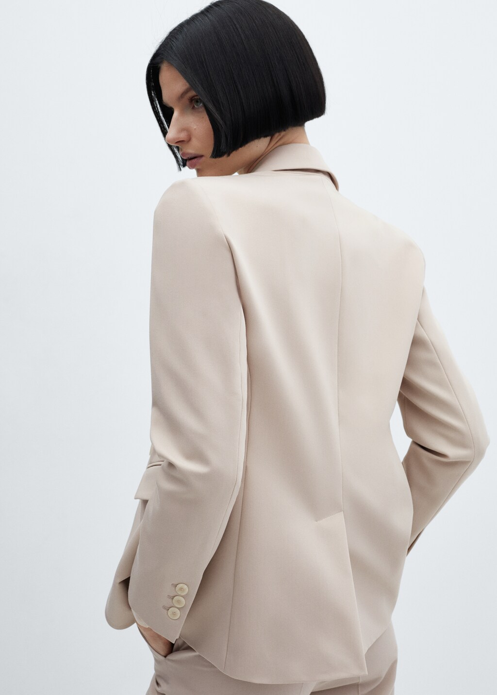 67054040_35_R.jpg?ts=1705660432795