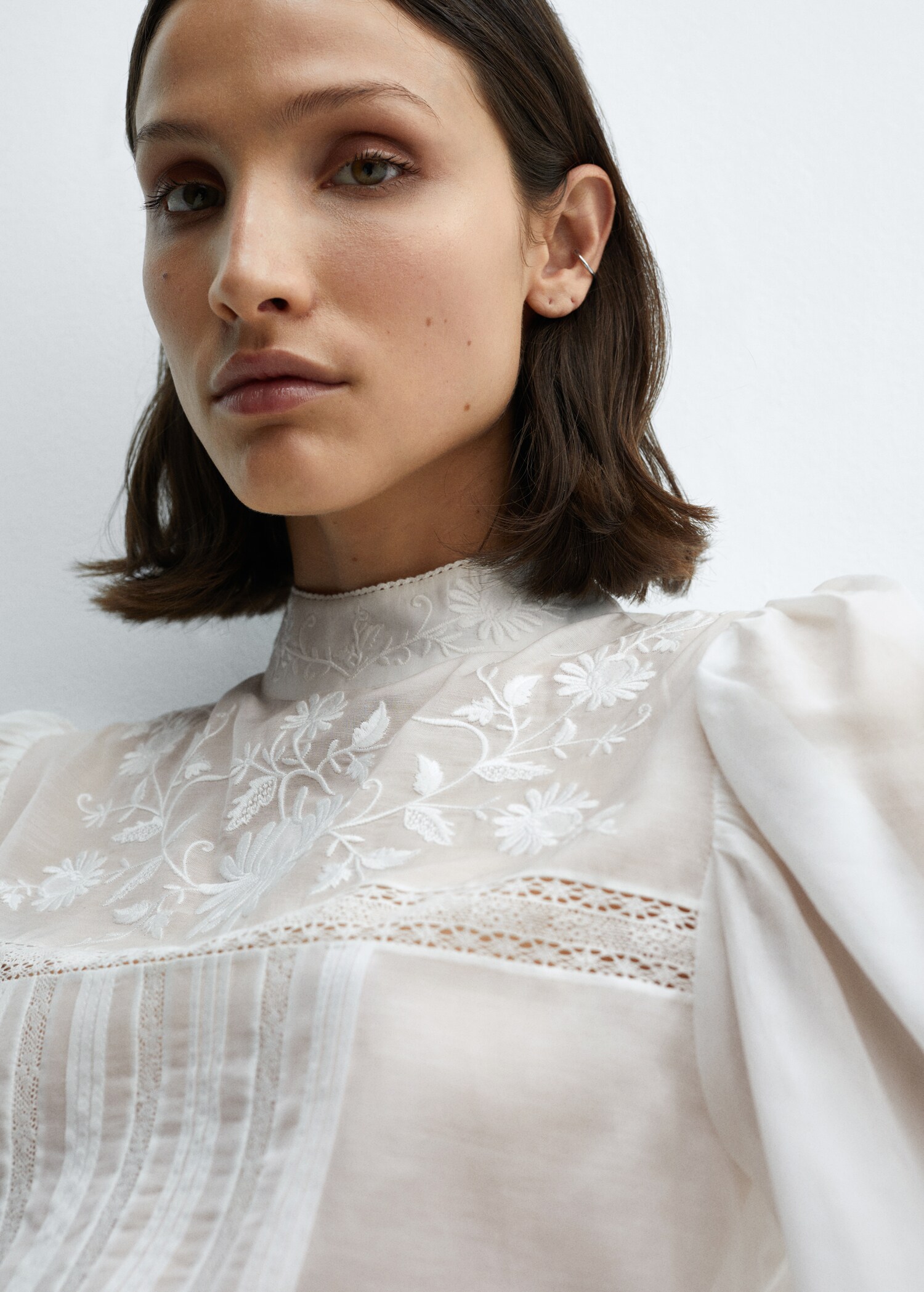 Embroidered details blouse - Details of the article 1