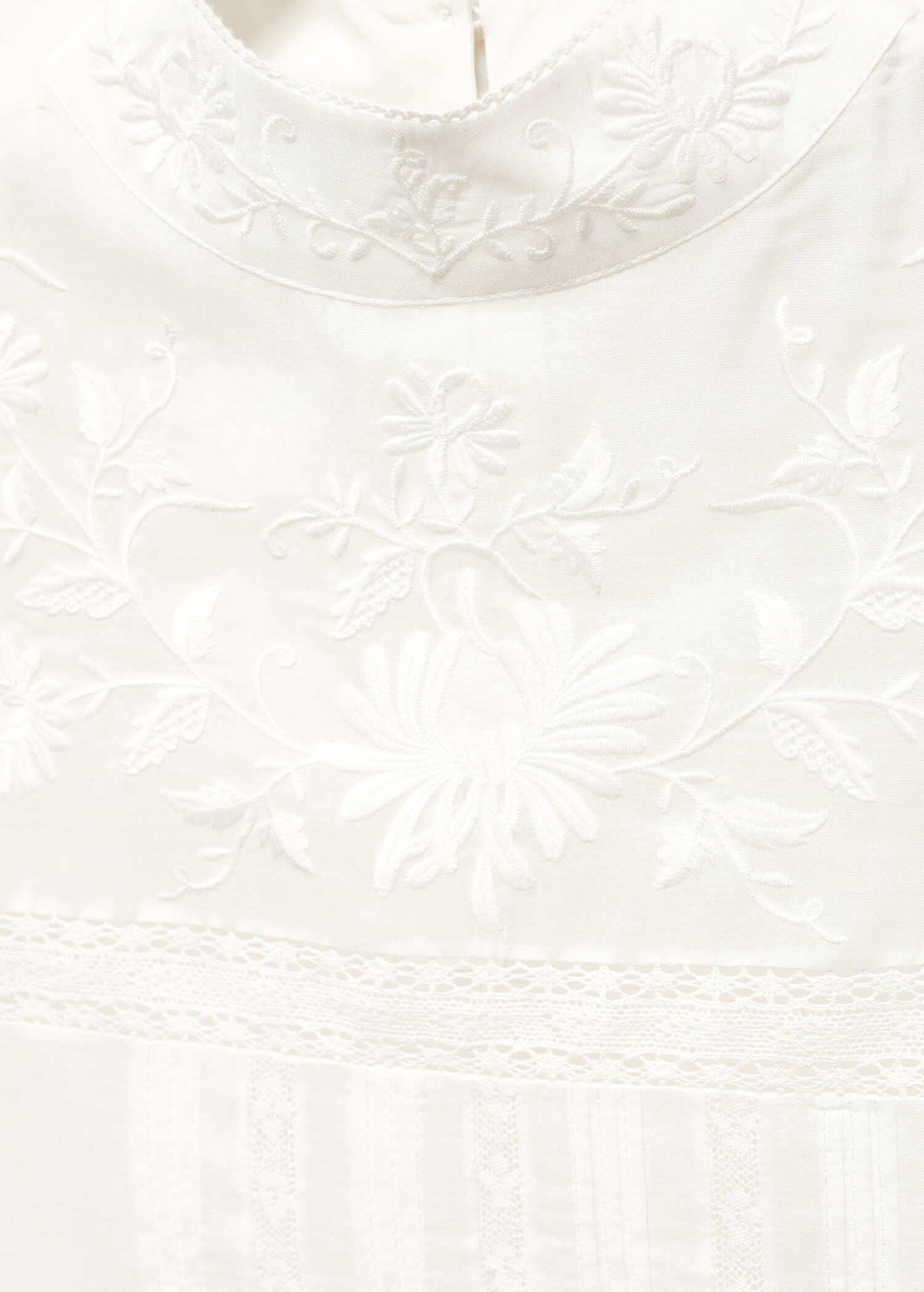 Embroidered details blouse - Details of the article 8