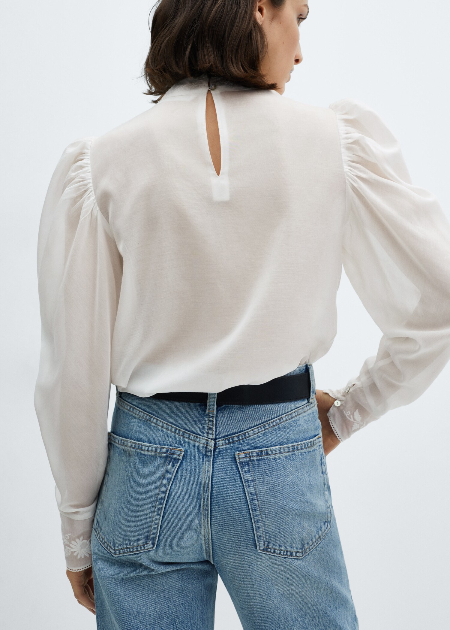 Embroidered details blouse - Reverse of the article