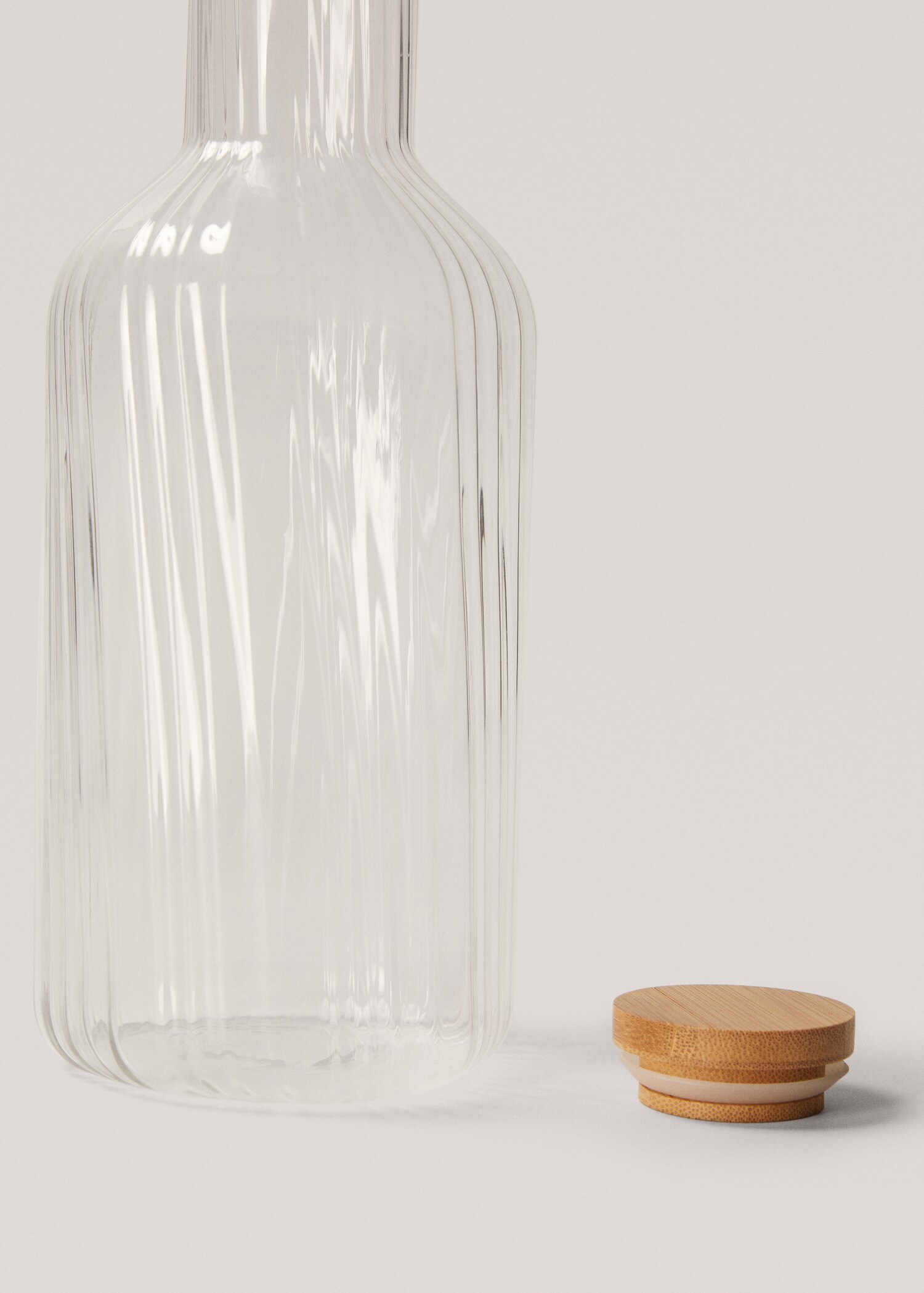 Flasche aus Borosilikat mit Reliefprägung - Detail des Artikels 1