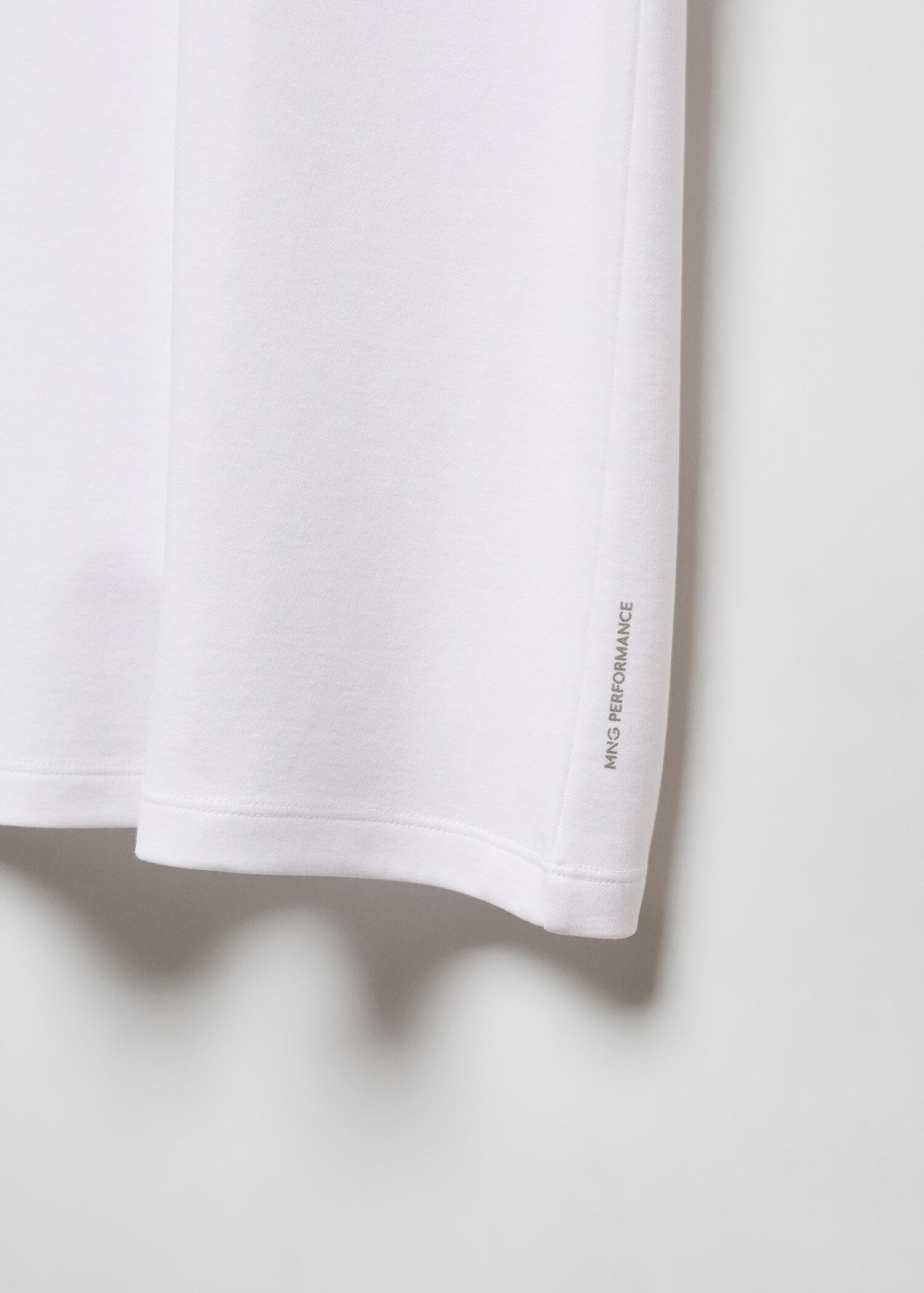 Breathable cotton t-shirt - Details of the article 8