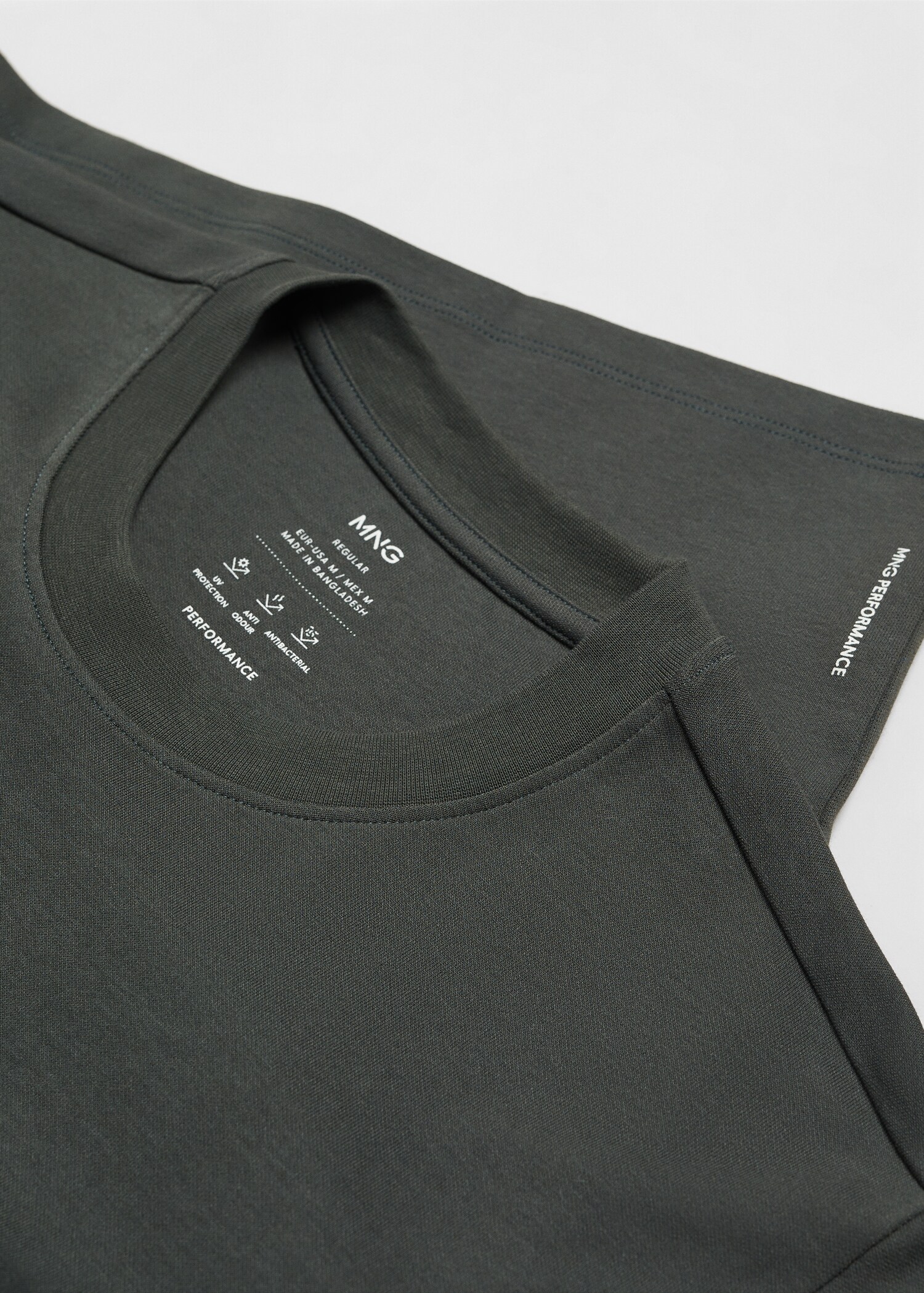 Breathable cotton t-shirt - Details of the article 8