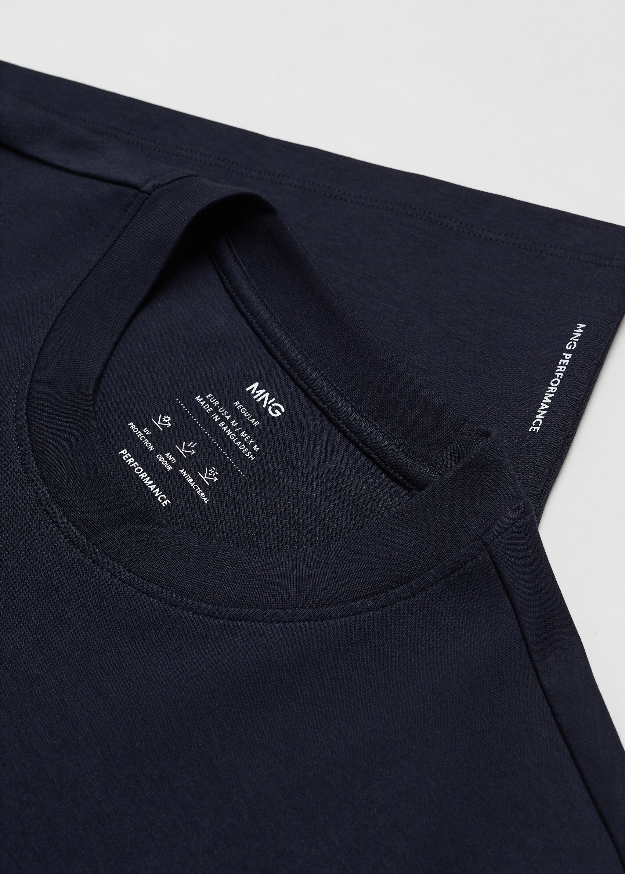 Breathable cotton t-shirt - Details of the article 8