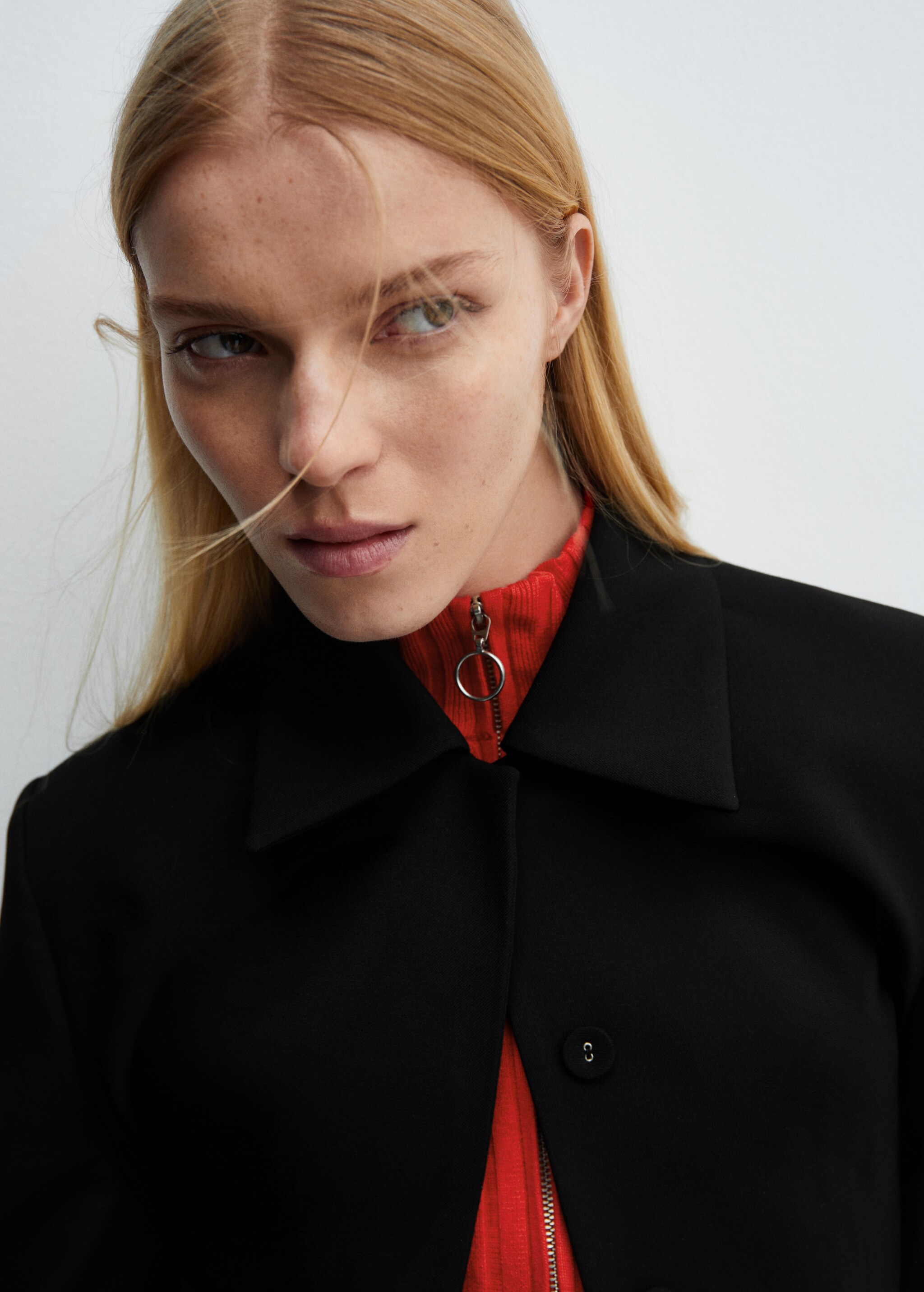 Cropped suit jacket - Details of the article 1