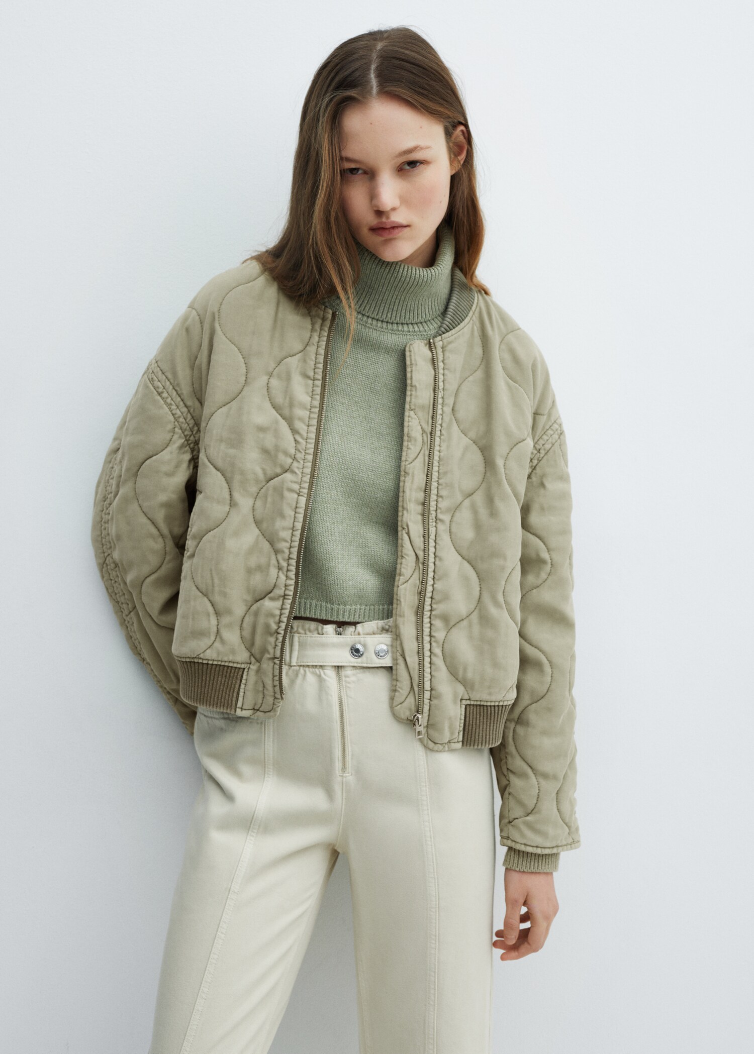 Veste bomber matelassée - Plan moyen