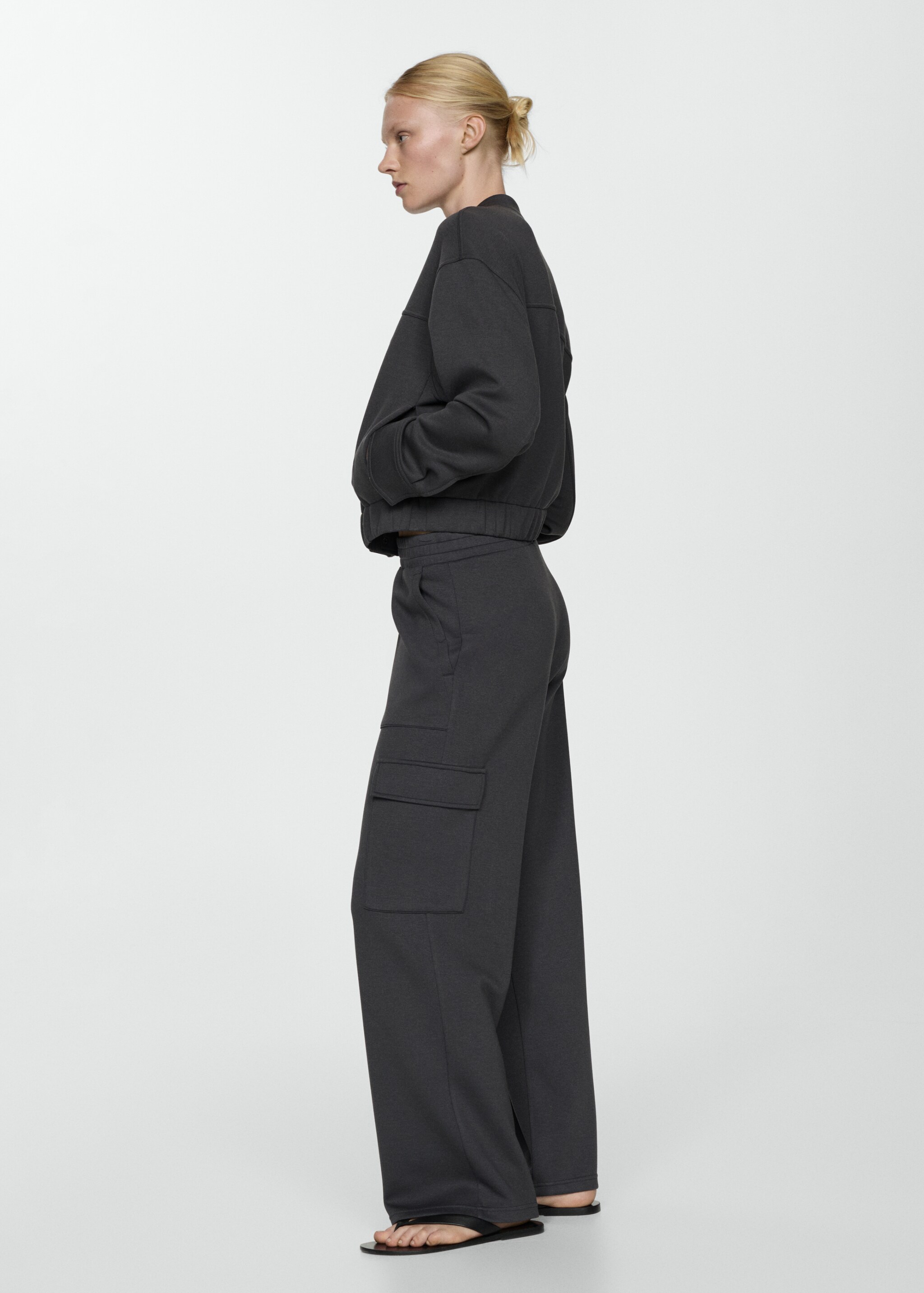 Elastic waist cargo trousers - Details of the article 4