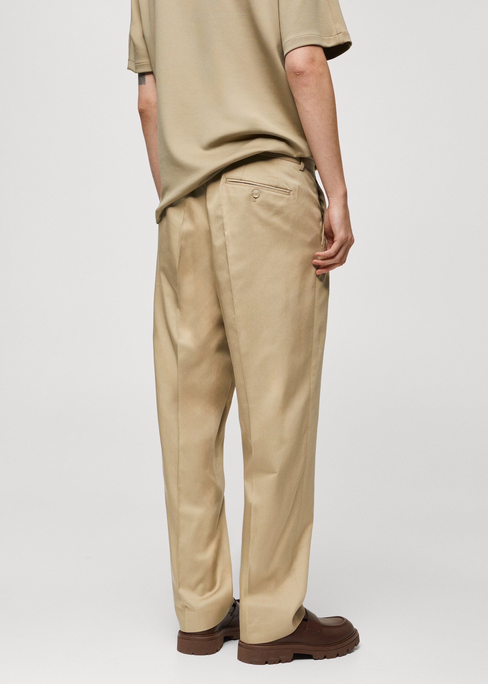 Pantalon costume relaxed-fit pinces - Verso de l’article