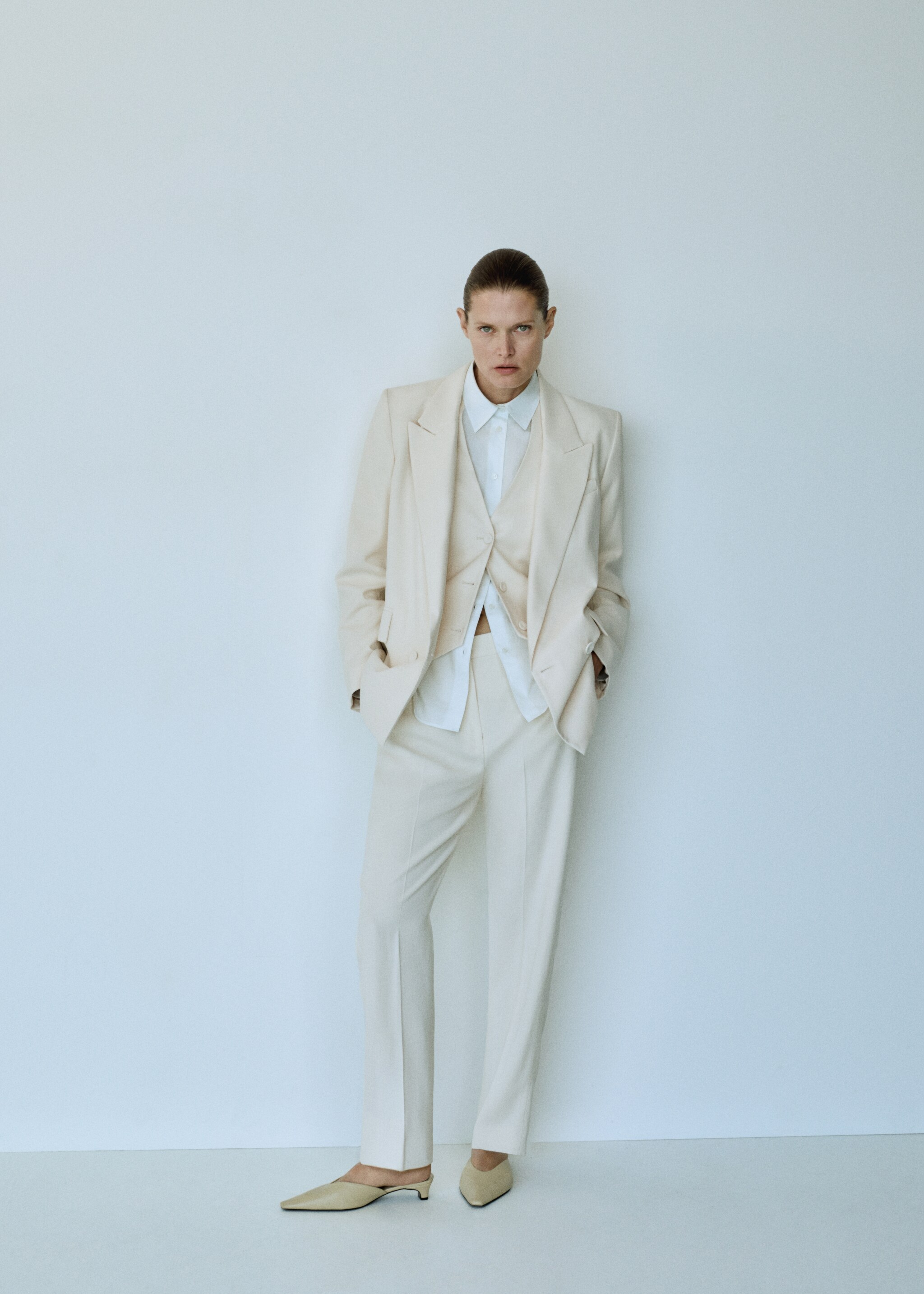 Straight suit trousers - Details of the article 7