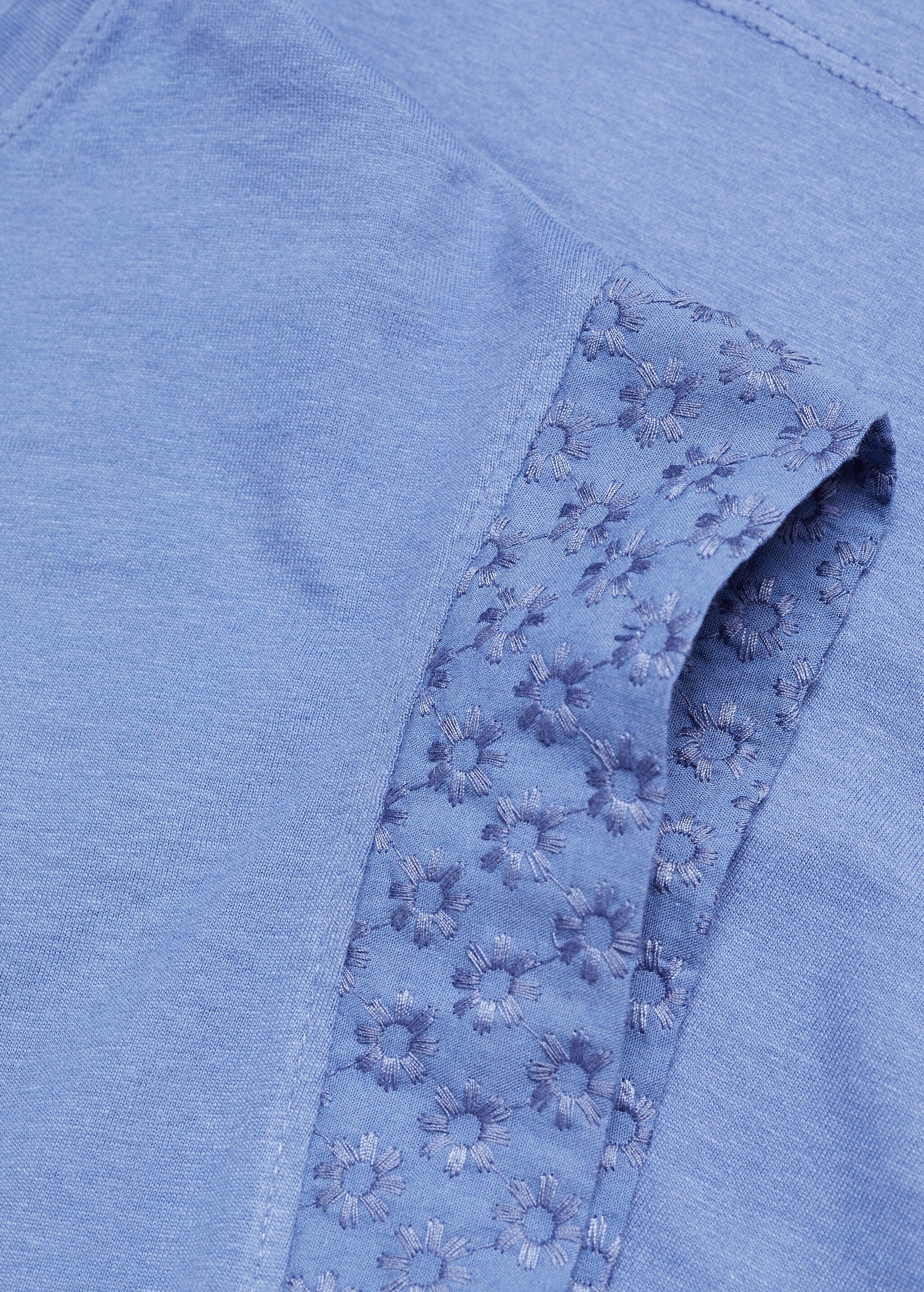 Embroidered sleeve T-shirt - Details of the article 8