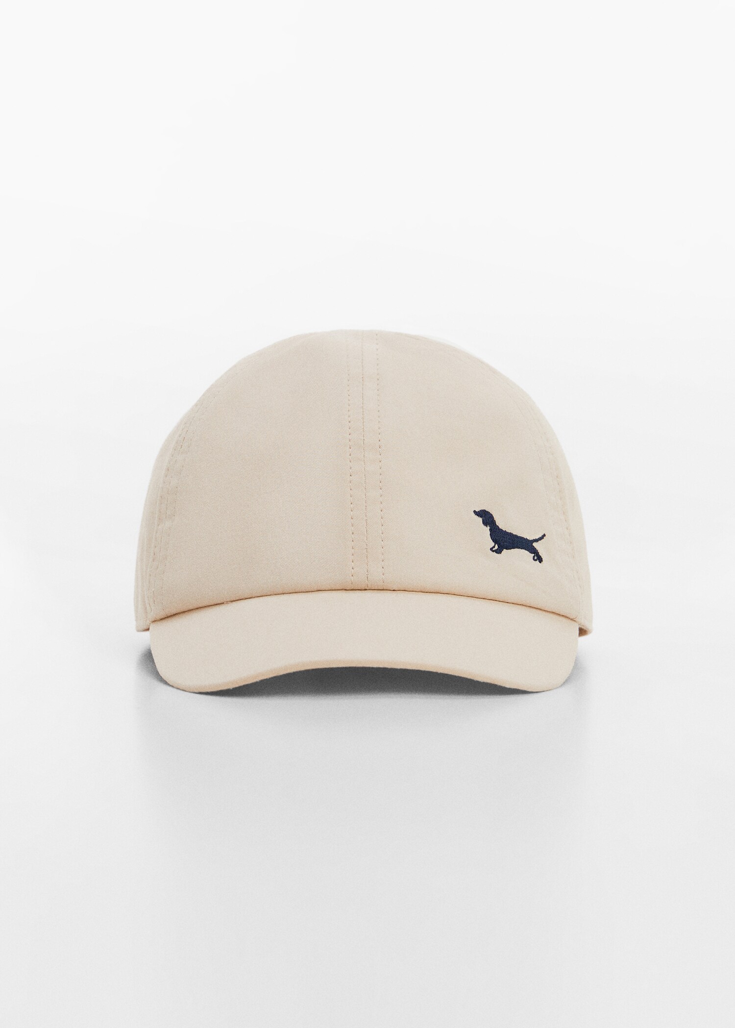 Gorra detalle bordado - Plano medio