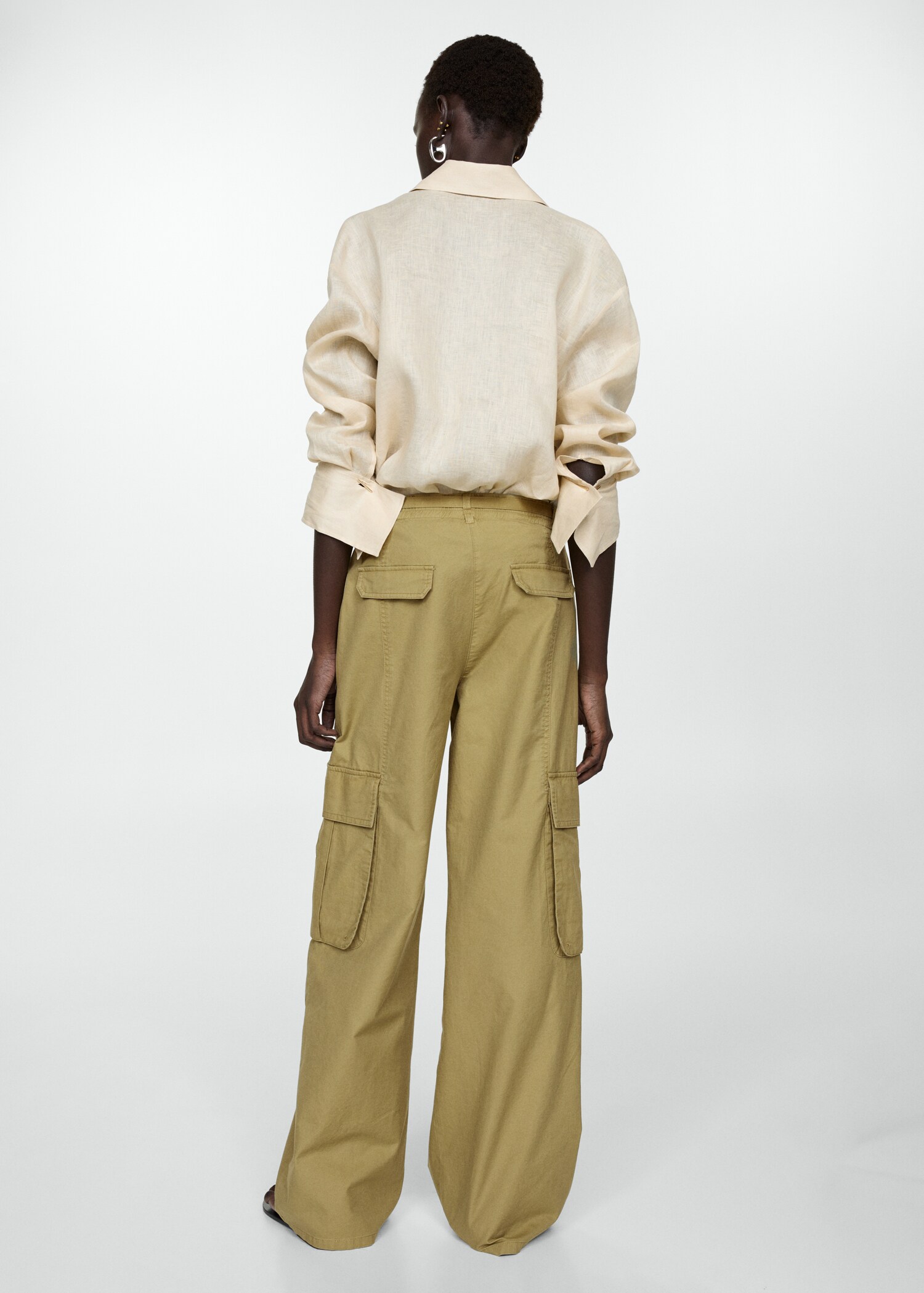 Cargo trousers with pocket - Reverse of the article