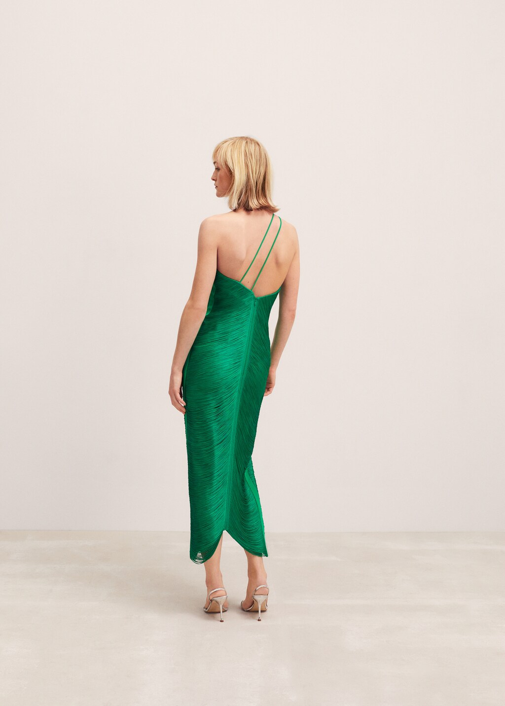 Robe asymetrique franges