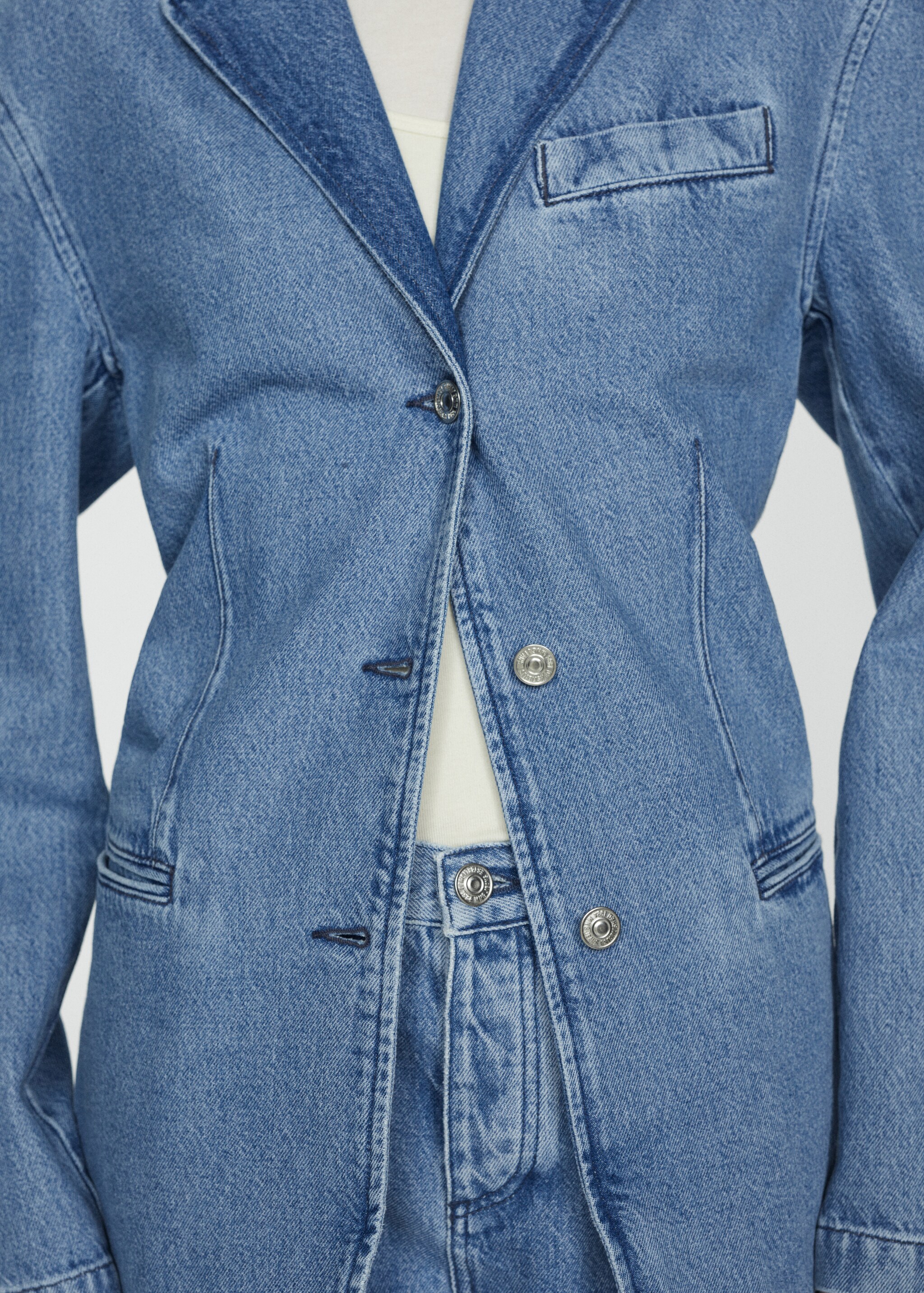 Denim jacket with buttons - Details of the article 6