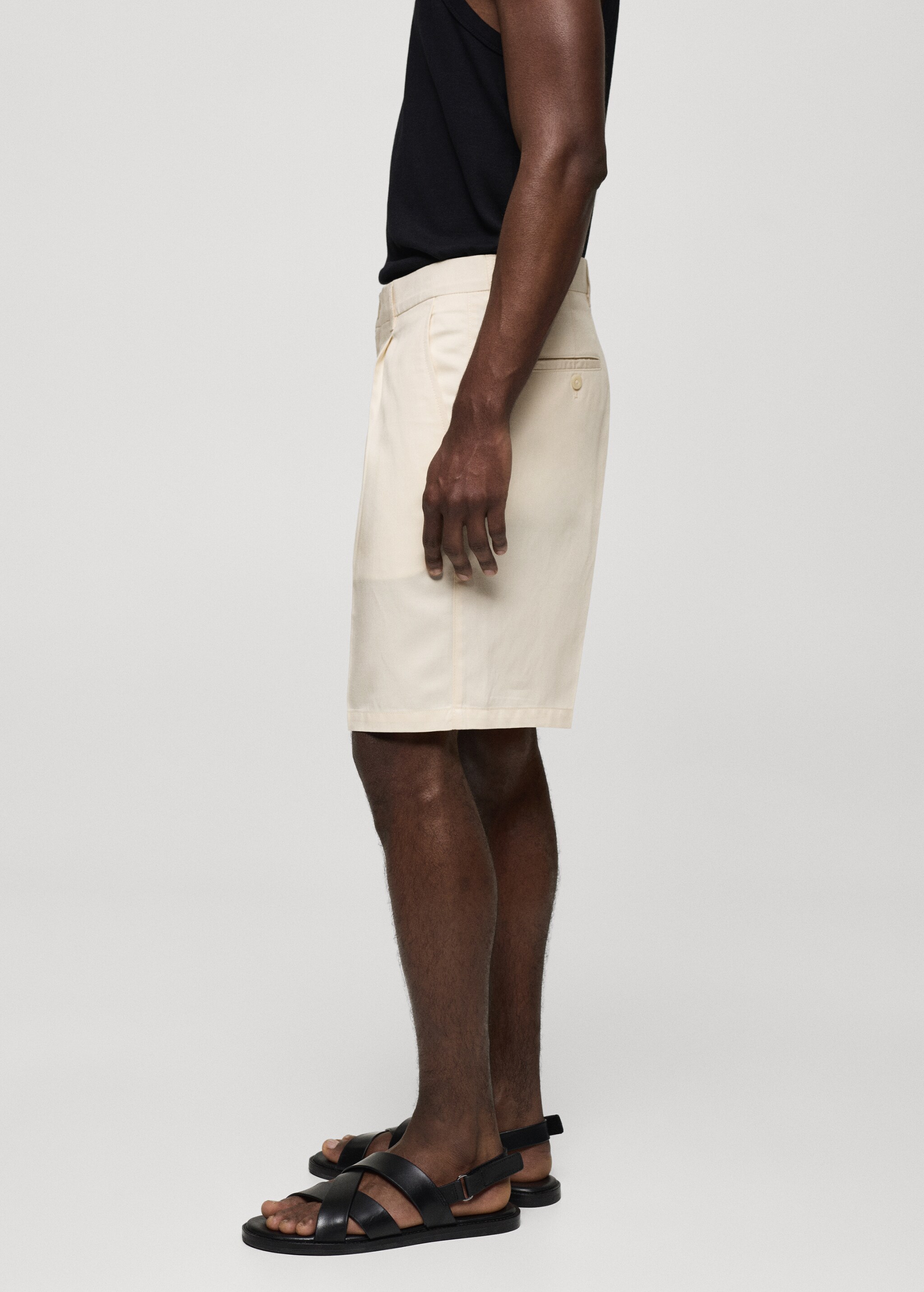 Linen-blend bermuda shorts with pleats - Details of the article 2