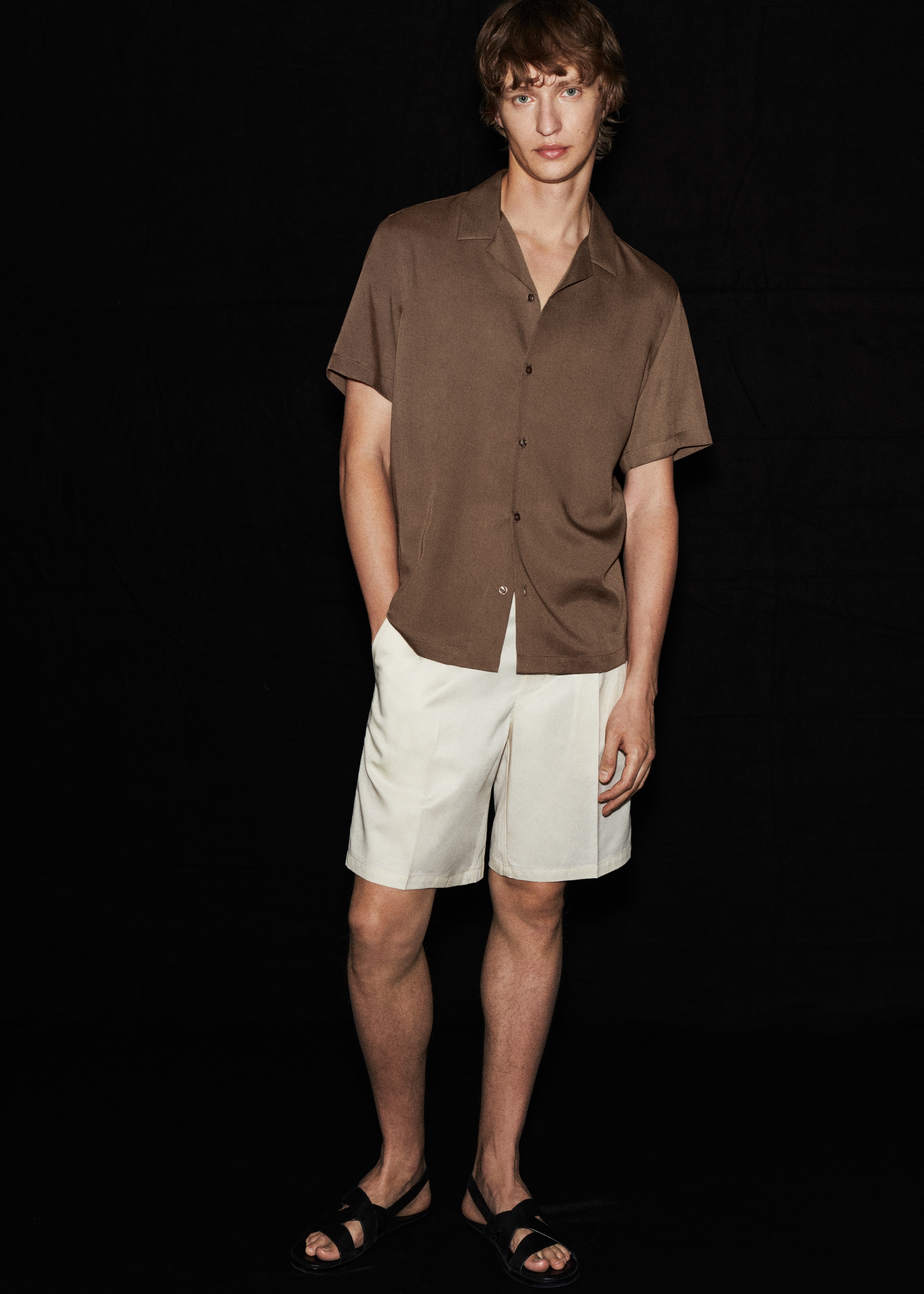Linen-blend bermuda shorts with pleats - Details of the article 3