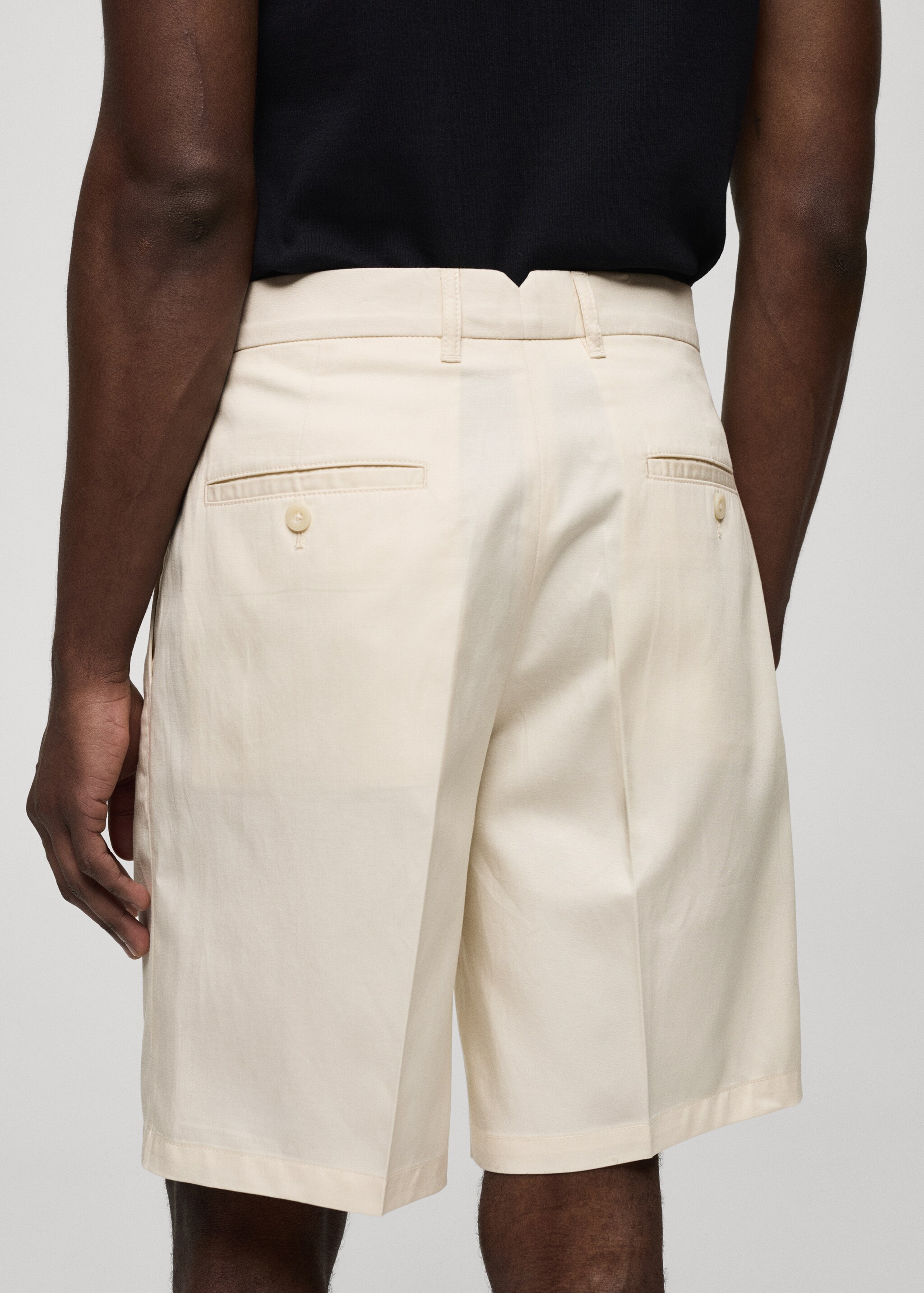 Linen-blend bermuda shorts with pleats - Details of the article 4